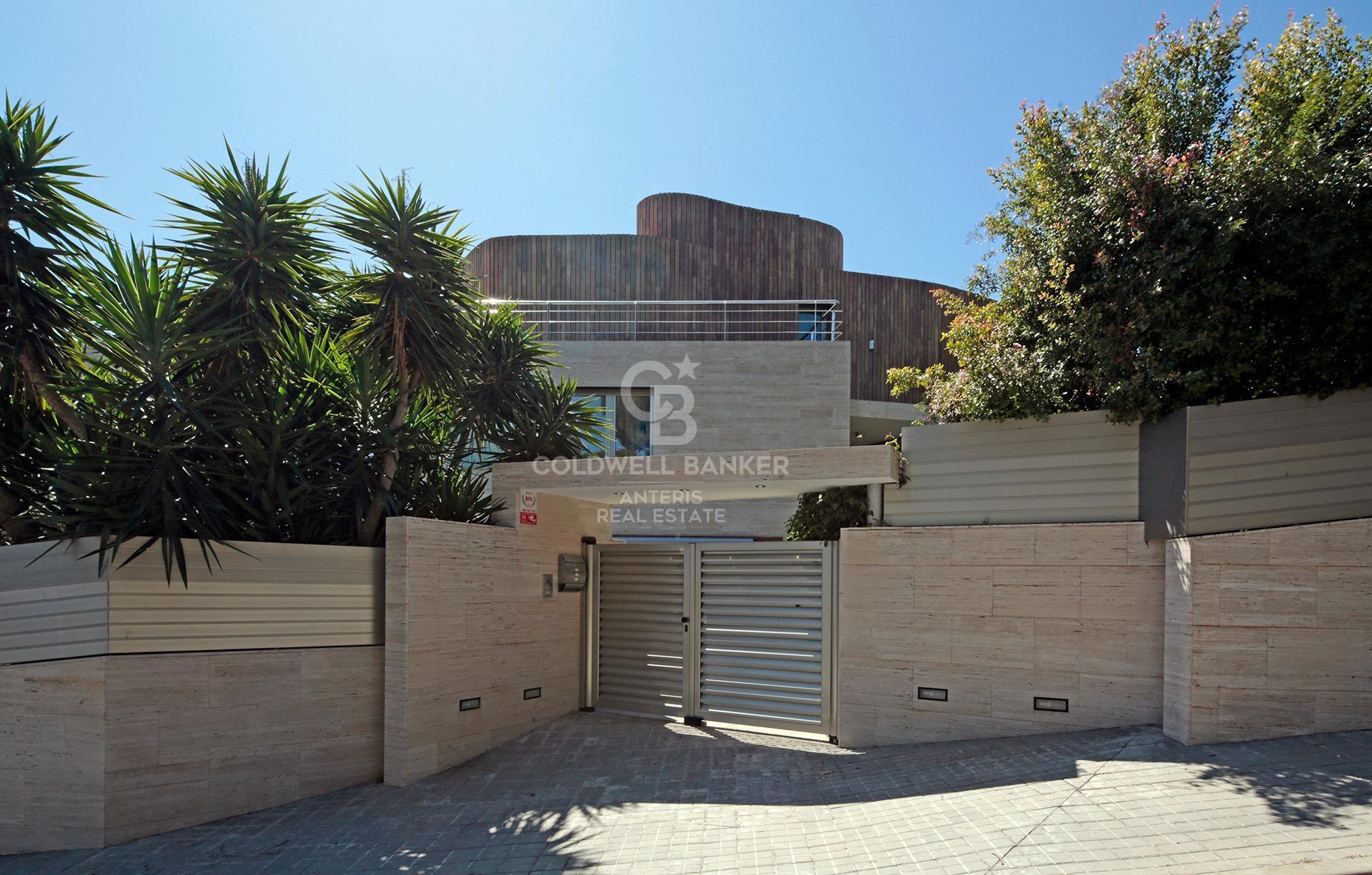 Luxury villa with panoramic views of the sea