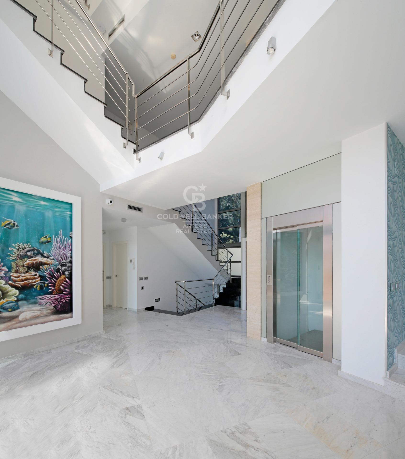 Luxury villa with panoramic views of the sea