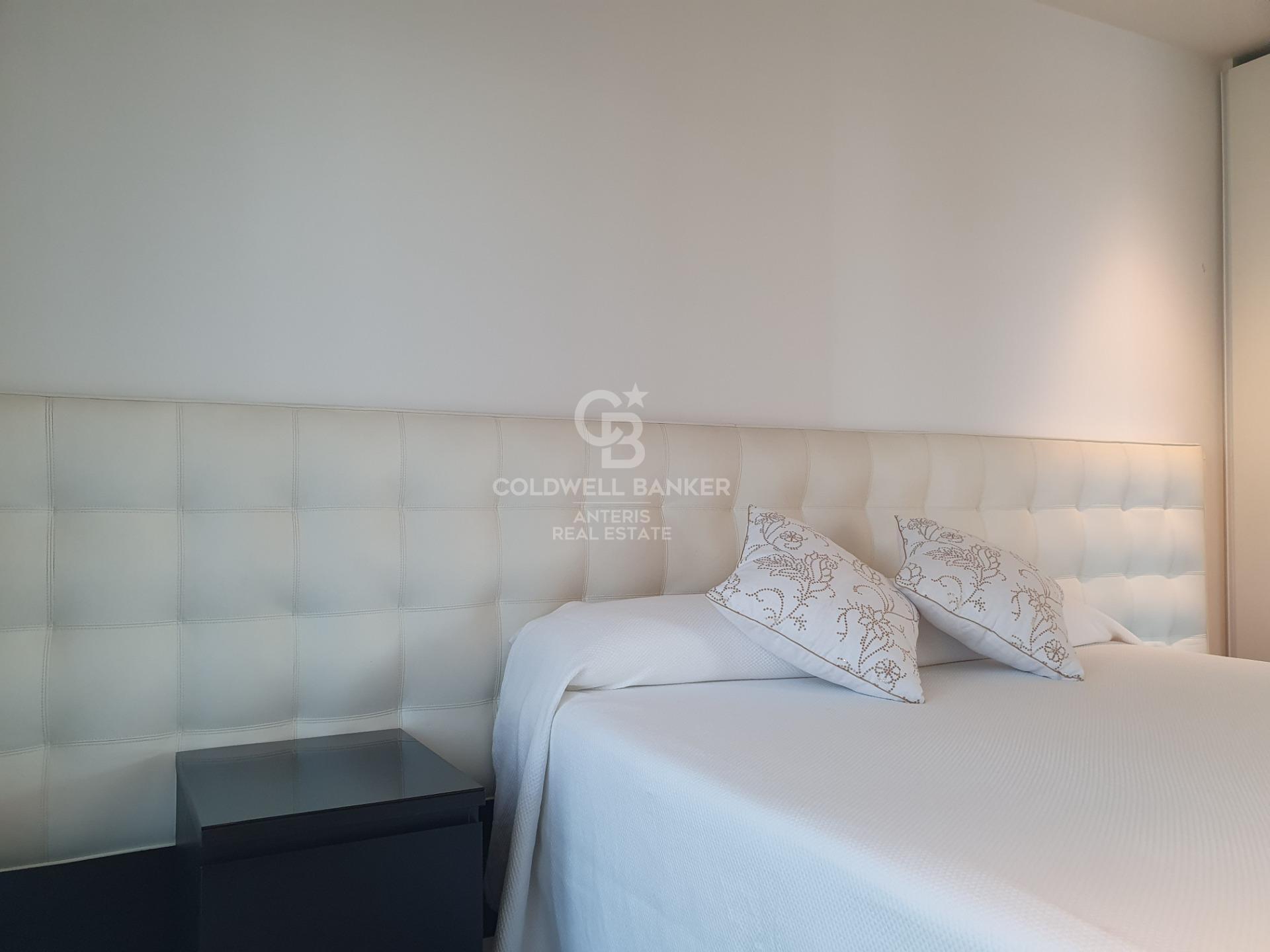 Casa con piscina infinita y cine en prestigiosa zona residencial