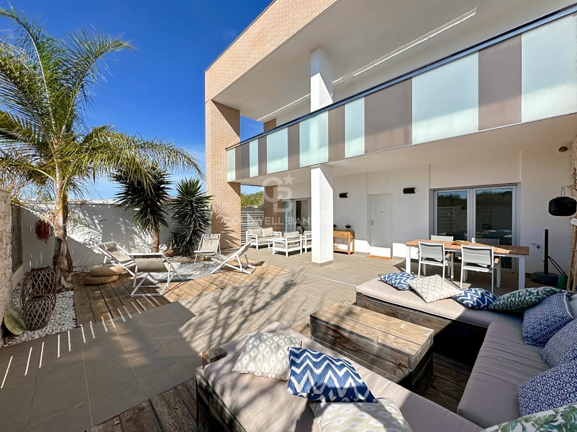 Stunning new flat in the centre of Jávea