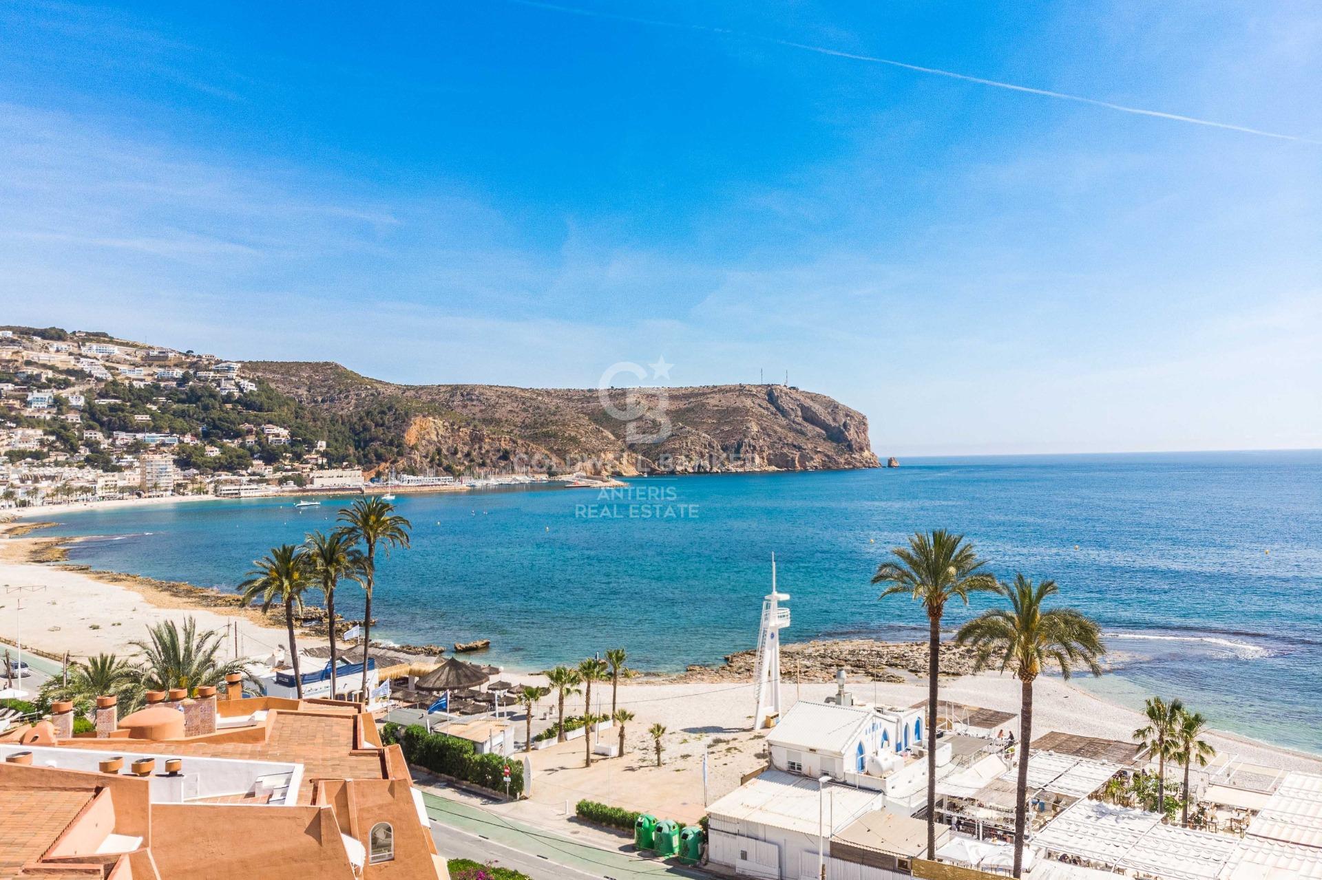 Unique opportunity in Jávea! Spectacular Apartment on the Frontline of the Sea