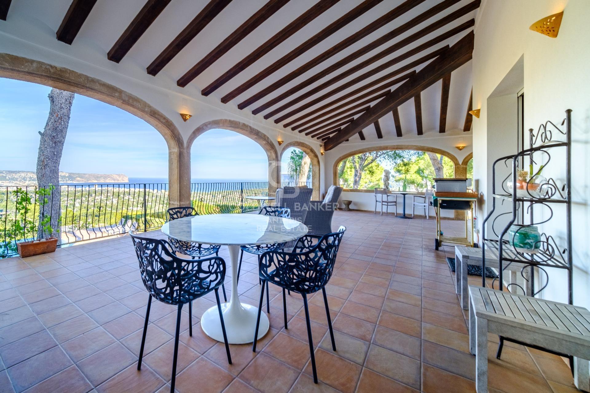 Magnífica Villa con Vistas al mar en exclusiva zona de Jávea