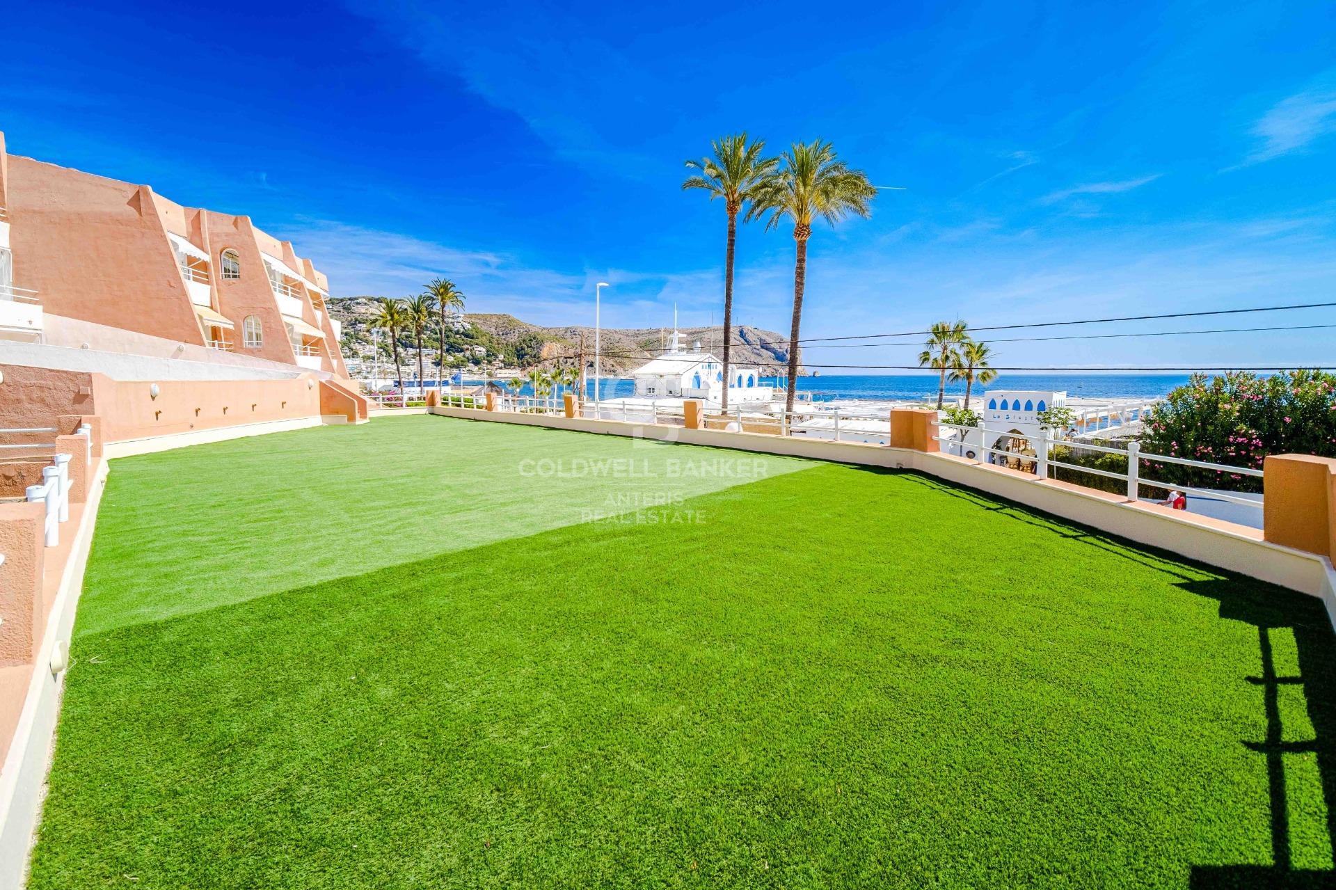 Unique opportunity in Jávea! Spectacular Apartment on the Frontline of the Sea