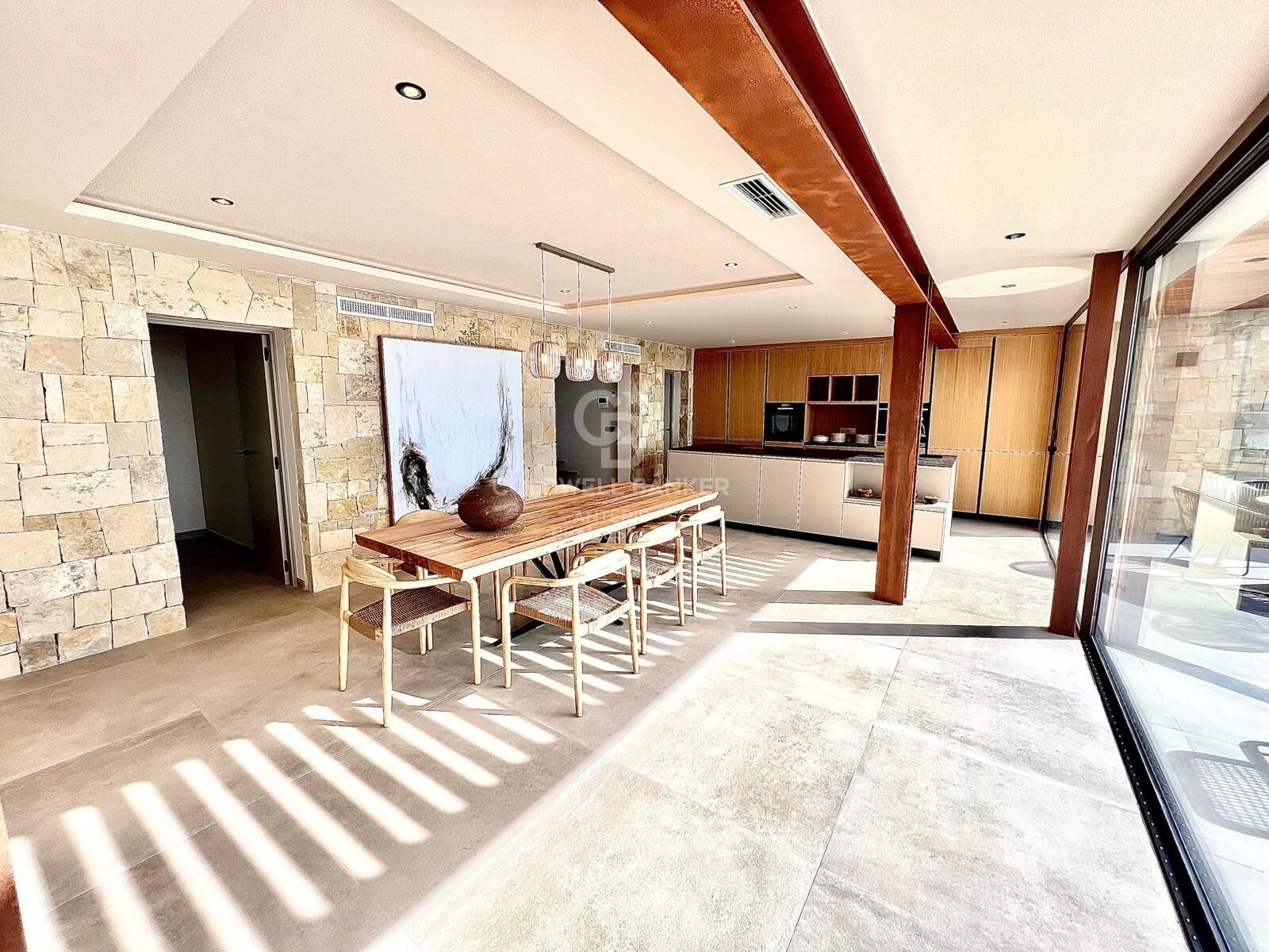 Wyjątkowa willa z 4 sypialniami i panoramicznym widokiem na Morze Śródziemne