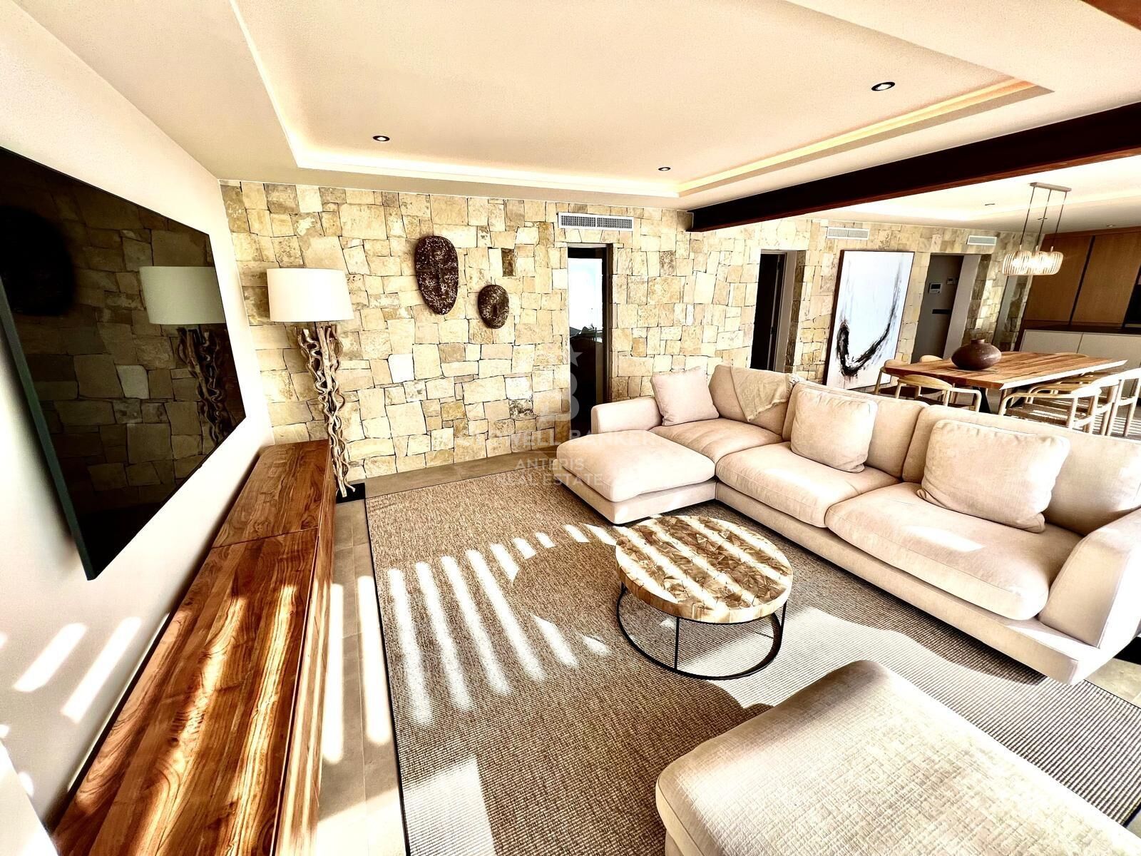 Wyjątkowa willa z 4 sypialniami i panoramicznym widokiem na Morze Śródziemne