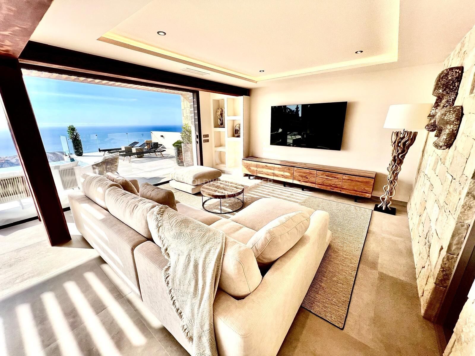 Wyjątkowa willa z 4 sypialniami i panoramicznym widokiem na Morze Śródziemne