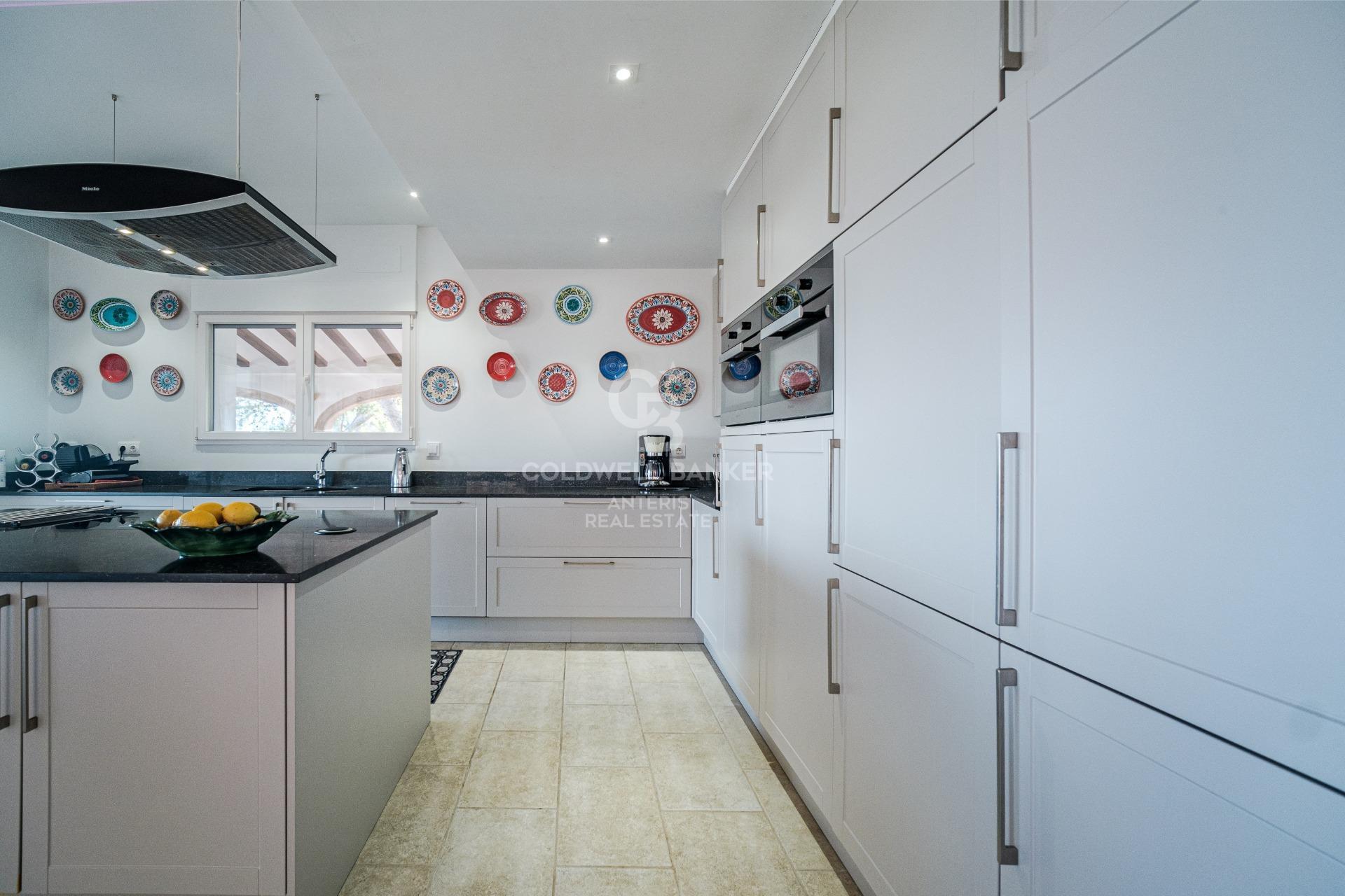 Magnífica Villa con Vistas al mar en exclusiva zona de Jávea