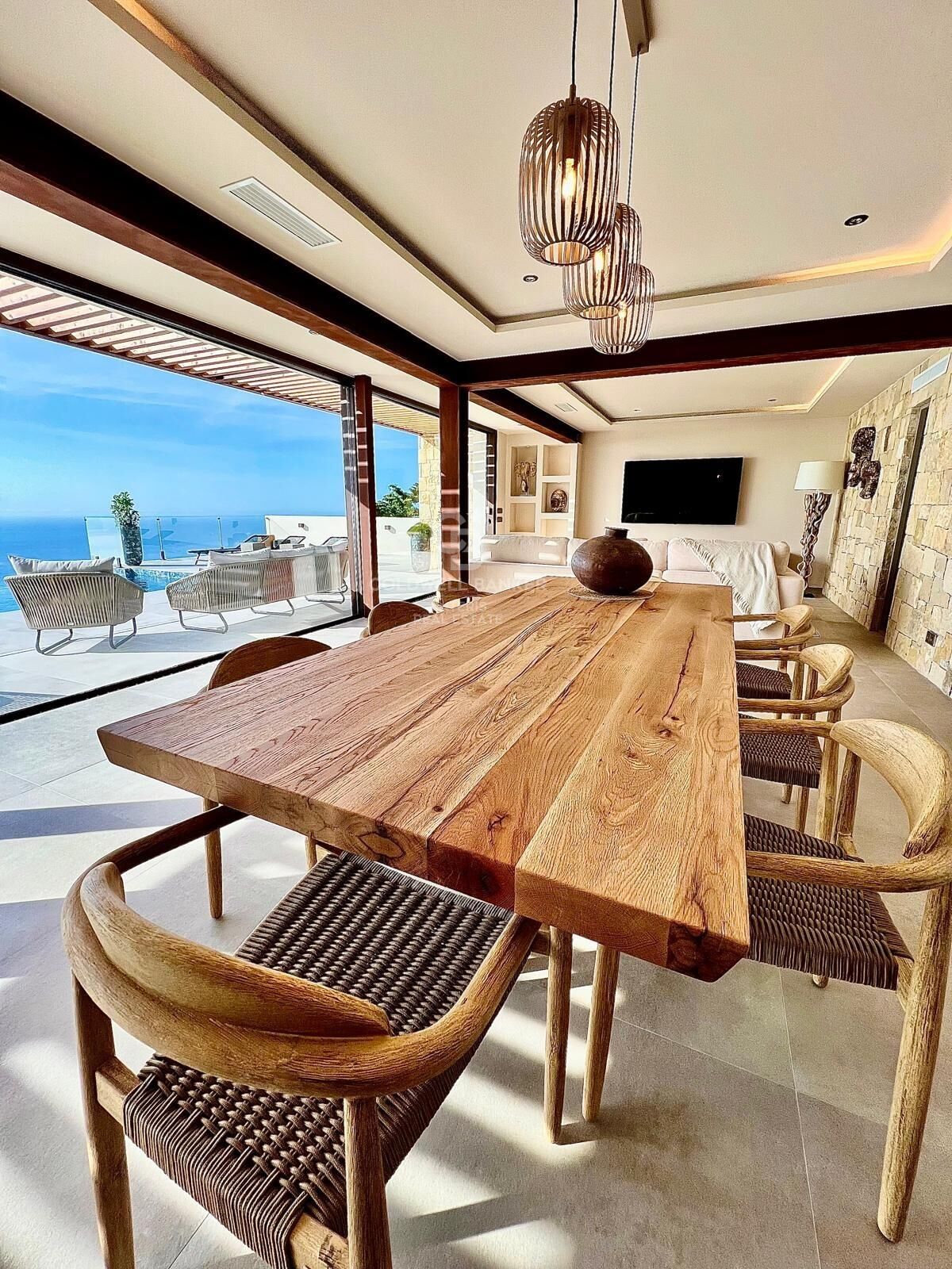 Wyjątkowa willa z 4 sypialniami i panoramicznym widokiem na Morze Śródziemne