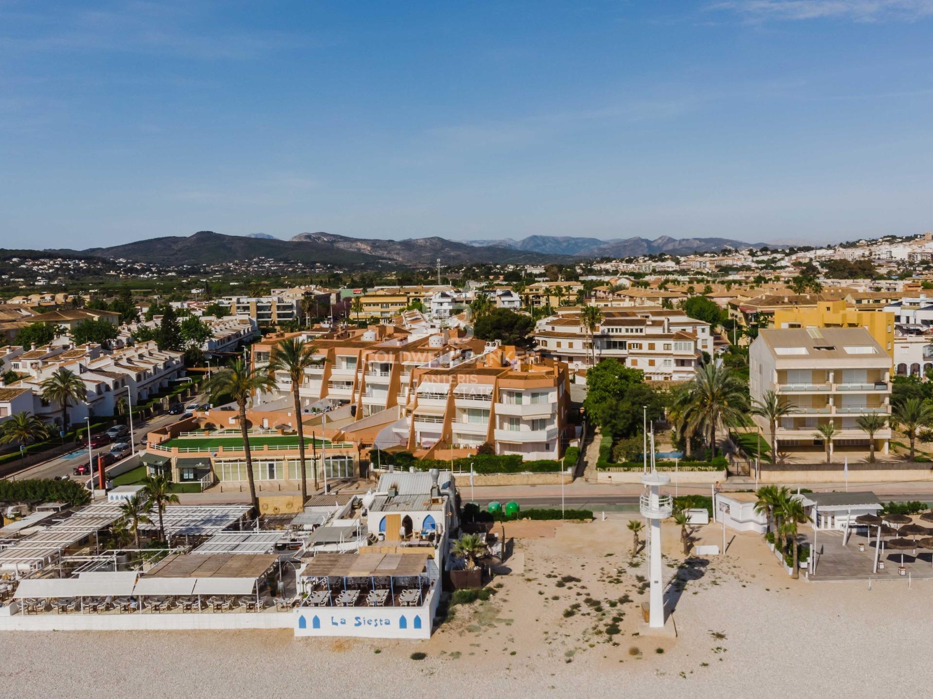 Unique opportunity in Jávea! Spectacular Apartment on the Frontline of the Sea