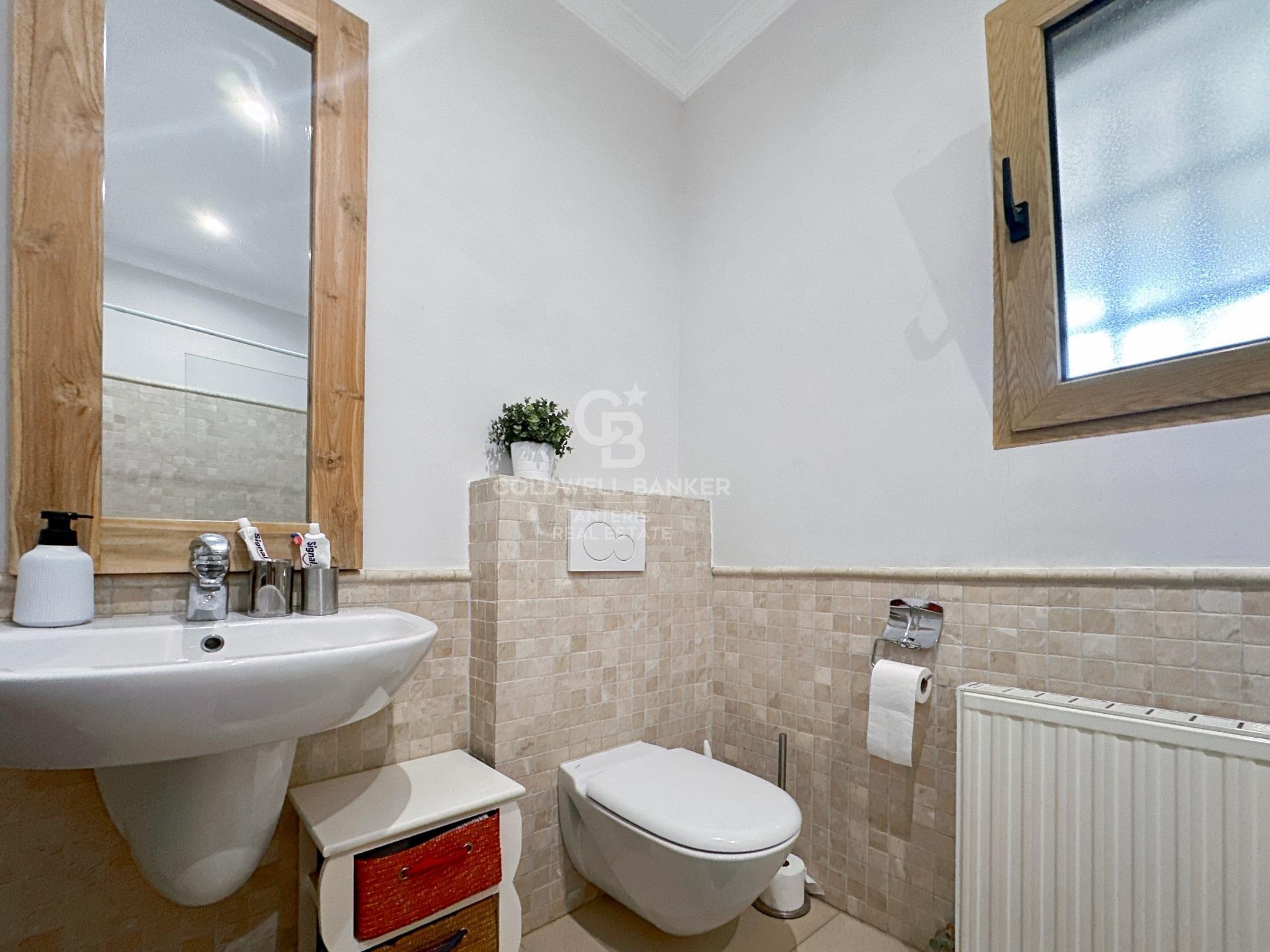 Beautiful one level villa with total privacy.