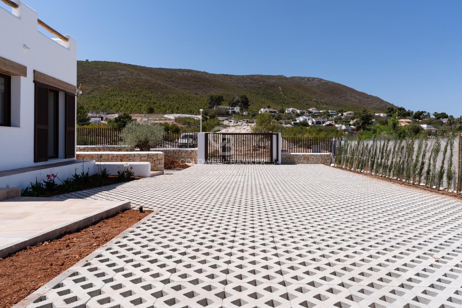 Villa Olivia – Casa Terminada y Lista para Vivir en Jávea