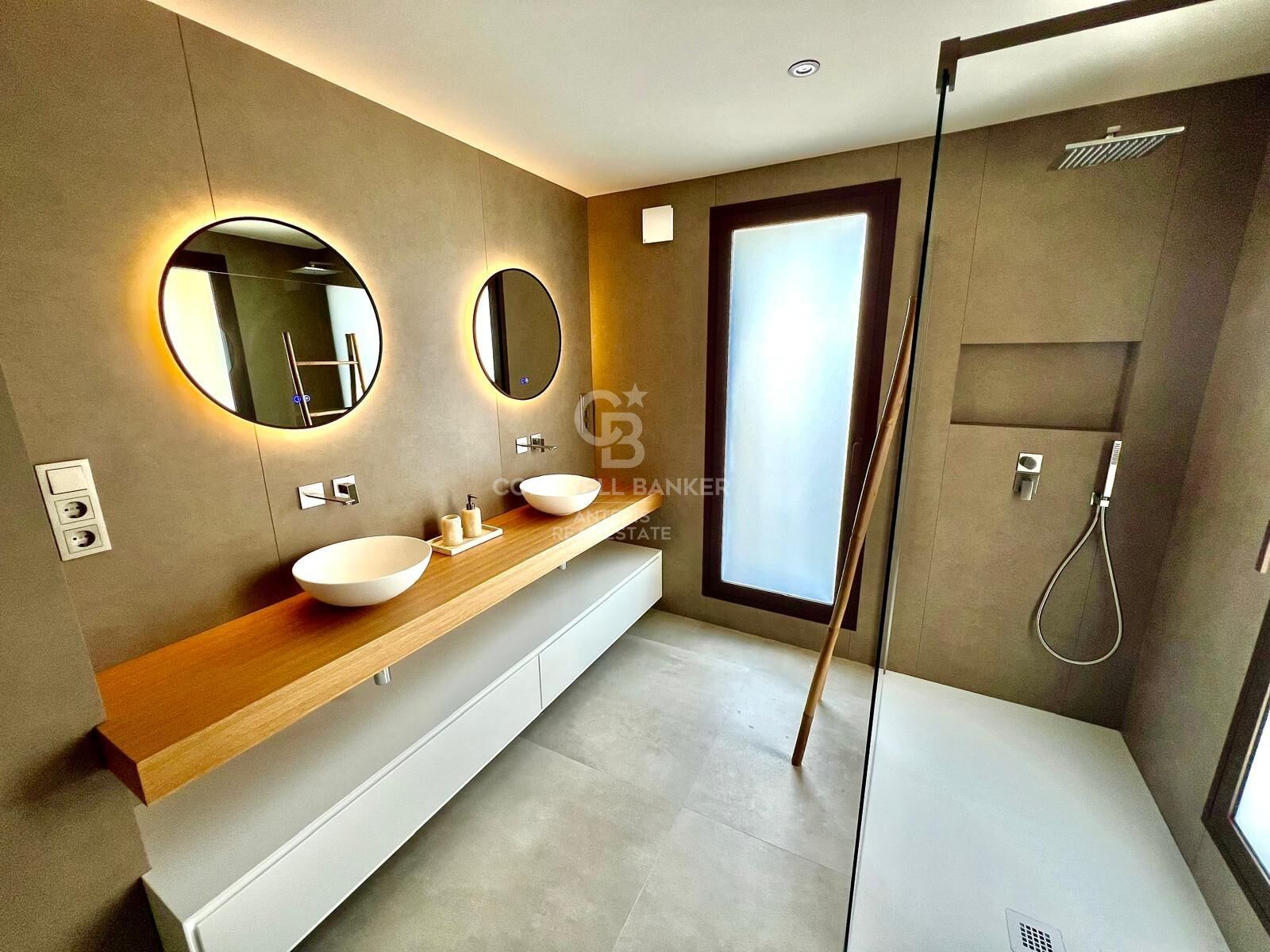 Wyjątkowa willa z 4 sypialniami i panoramicznym widokiem na Morze Śródziemne