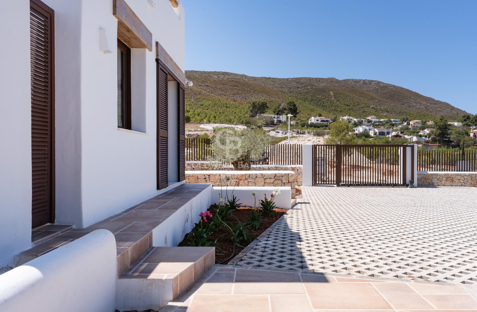 Villa Olivia – Casa Terminada y Lista para Vivir en Jávea