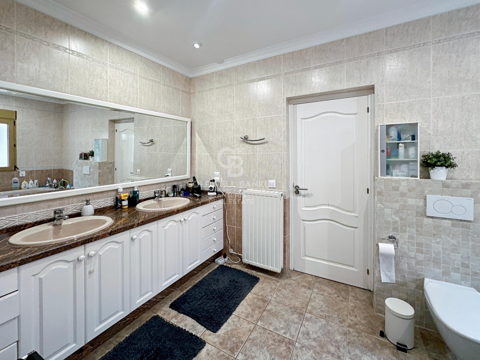 Beautiful one level villa with total privacy.