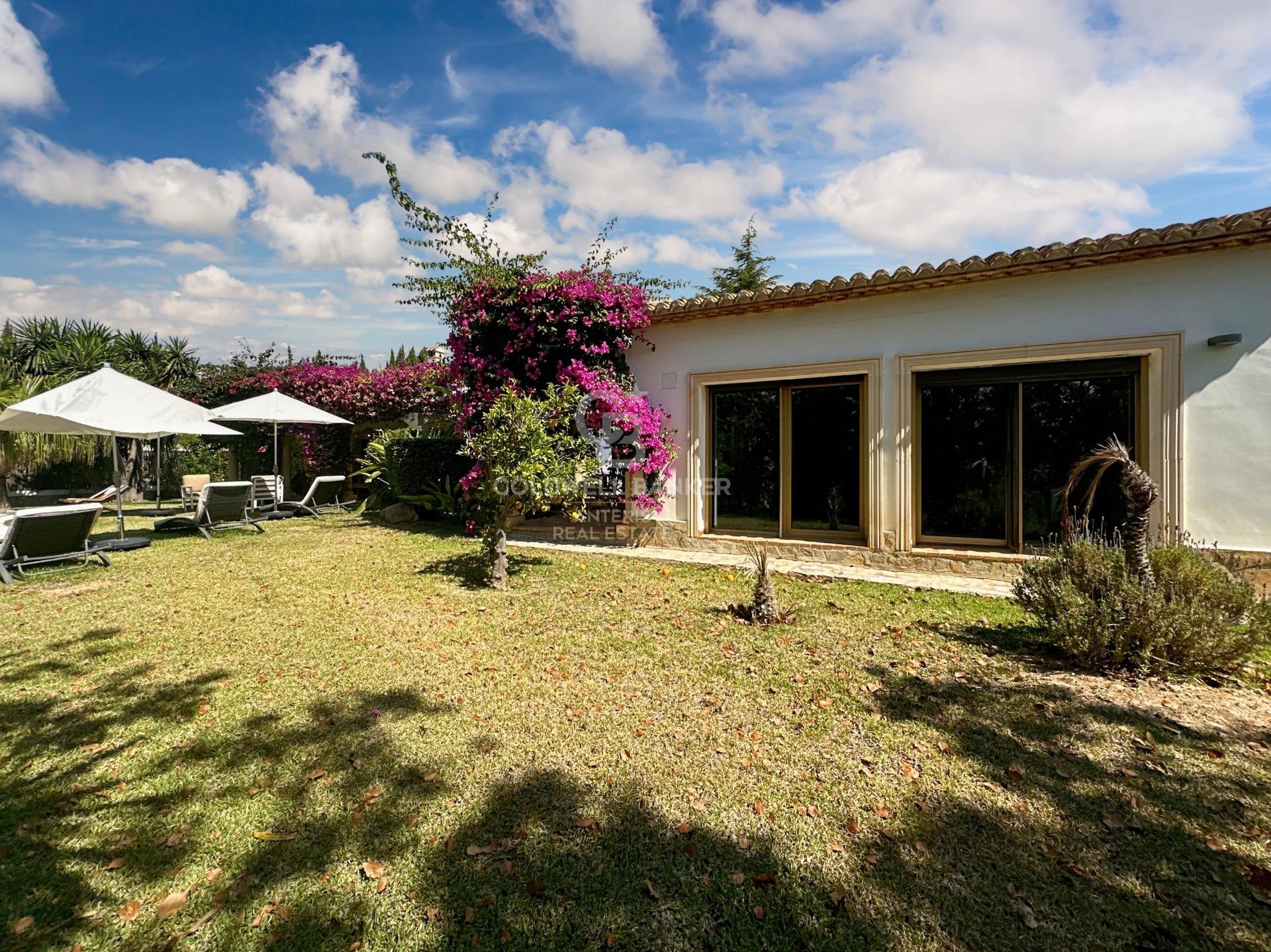 Beautiful one level villa with total privacy.