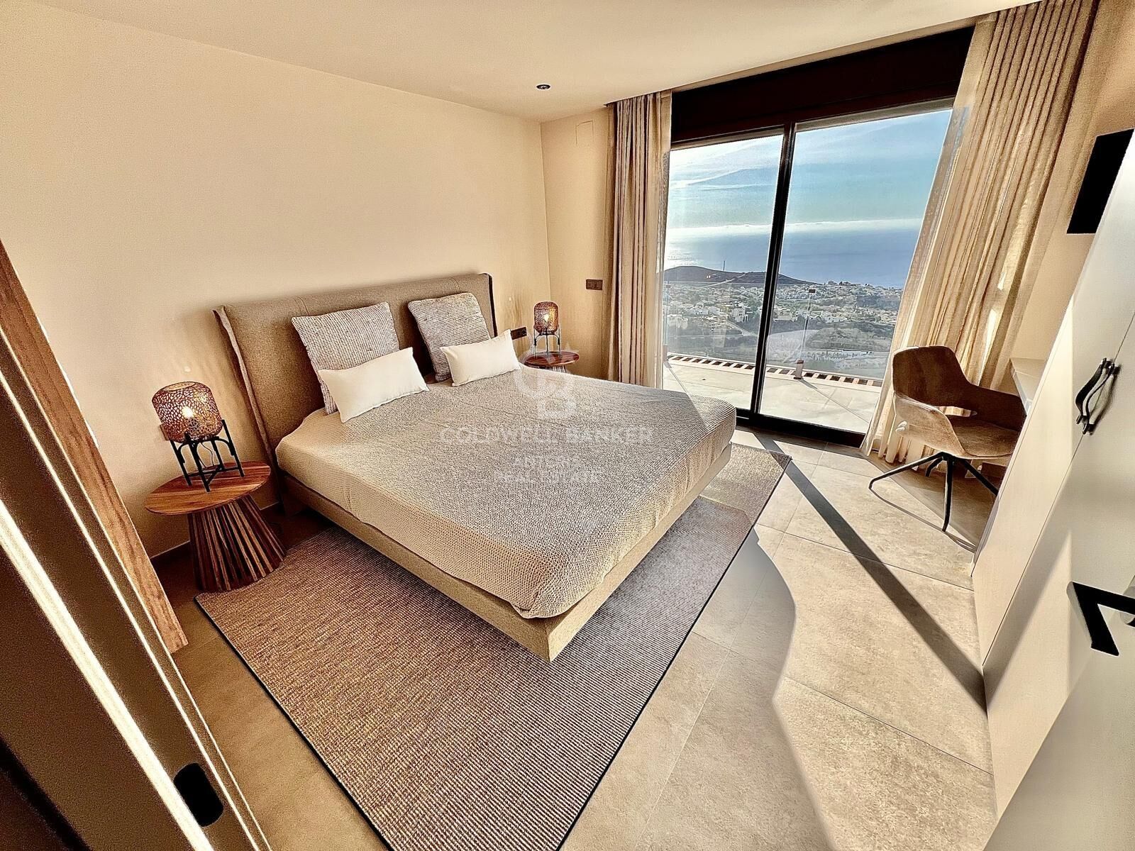 Wyjątkowa willa z 4 sypialniami i panoramicznym widokiem na Morze Śródziemne