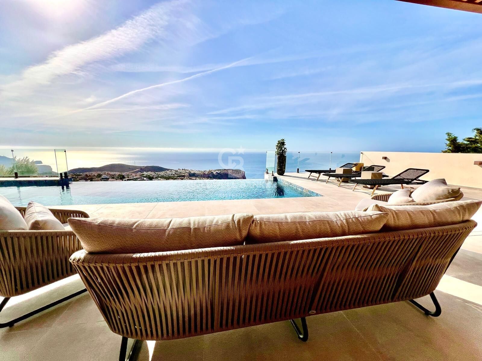 Wyjątkowa willa z 4 sypialniami i panoramicznym widokiem na Morze Śródziemne