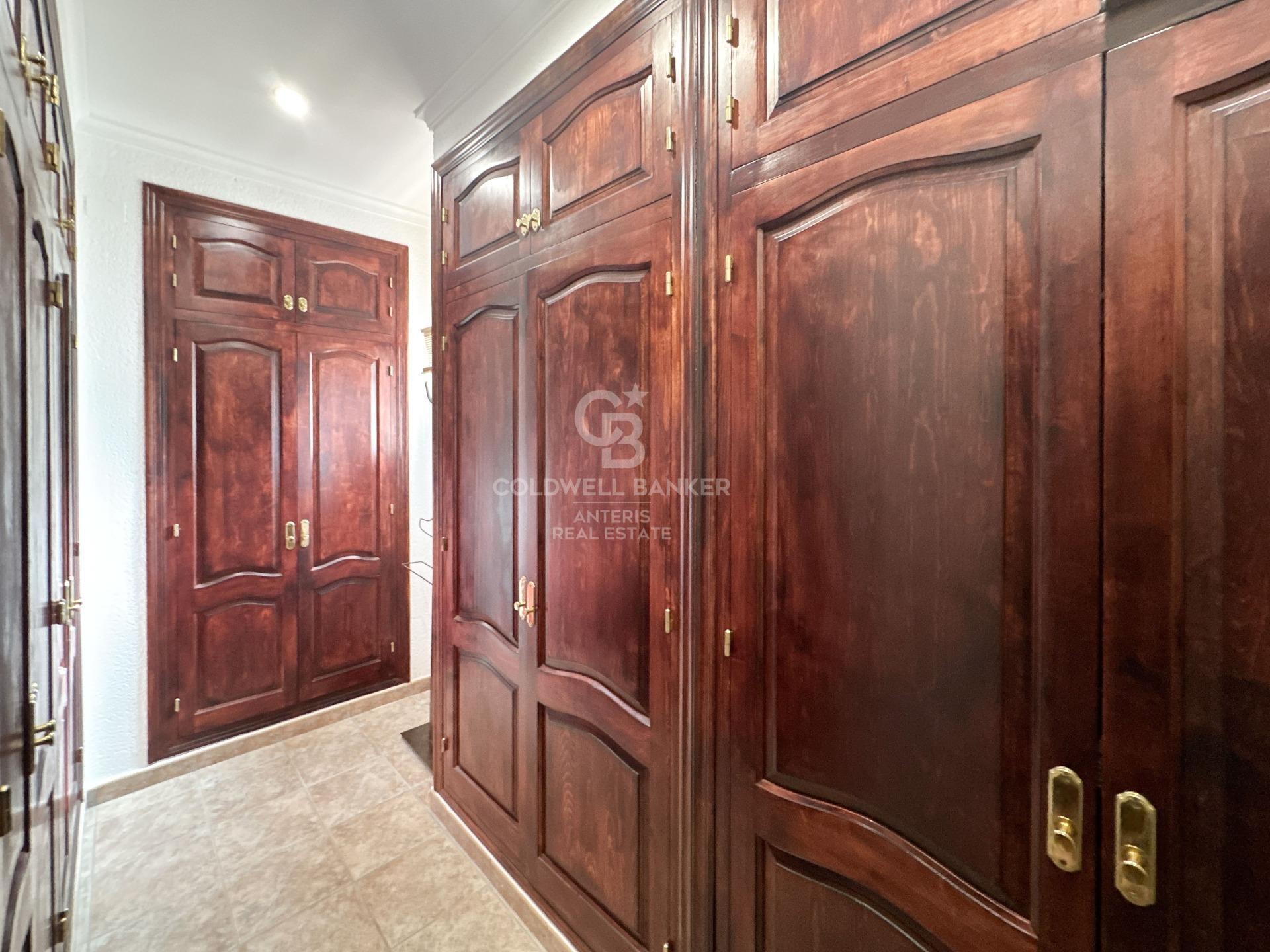 Beautiful one level villa with total privacy.