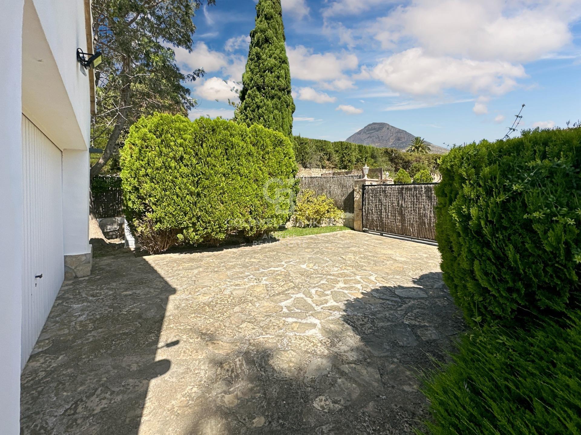 Beautiful one level villa with total privacy.