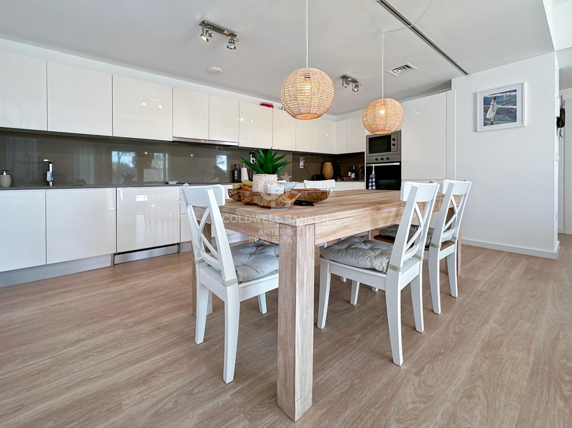 Stunning new flat in the centre of Jávea