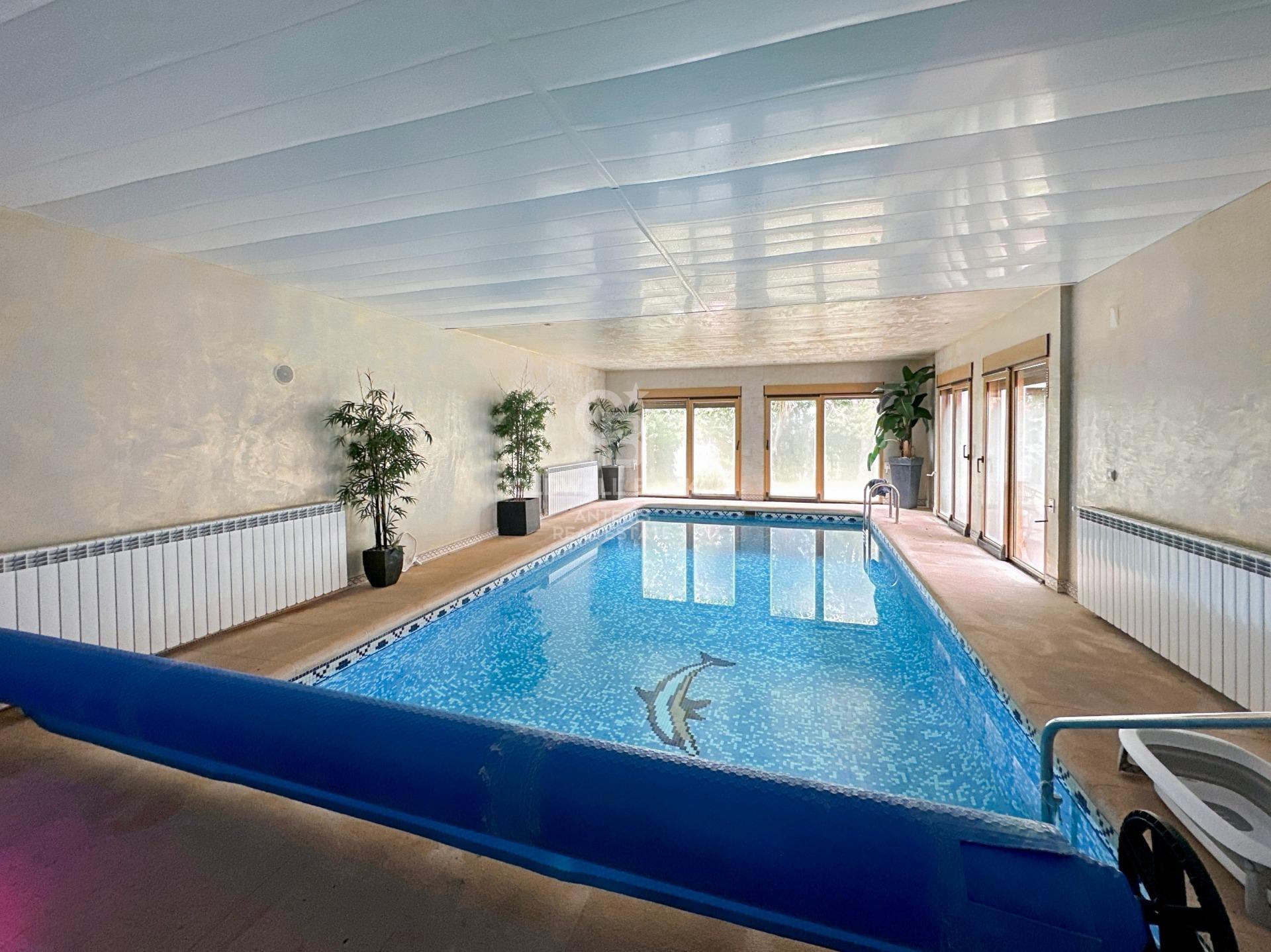 Beautiful one level villa with total privacy.