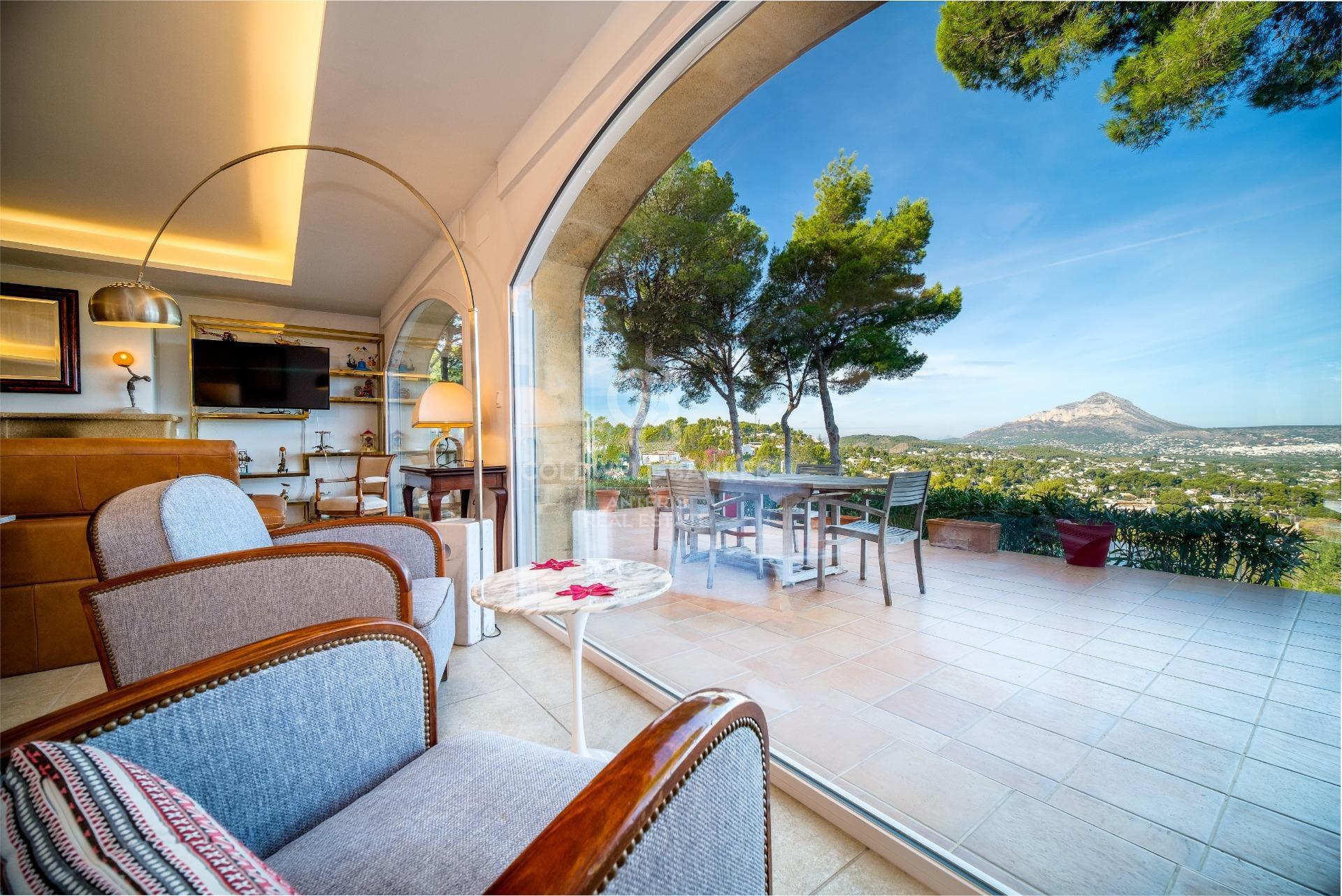 Magnífica Villa con Vistas al mar en exclusiva zona de Jávea