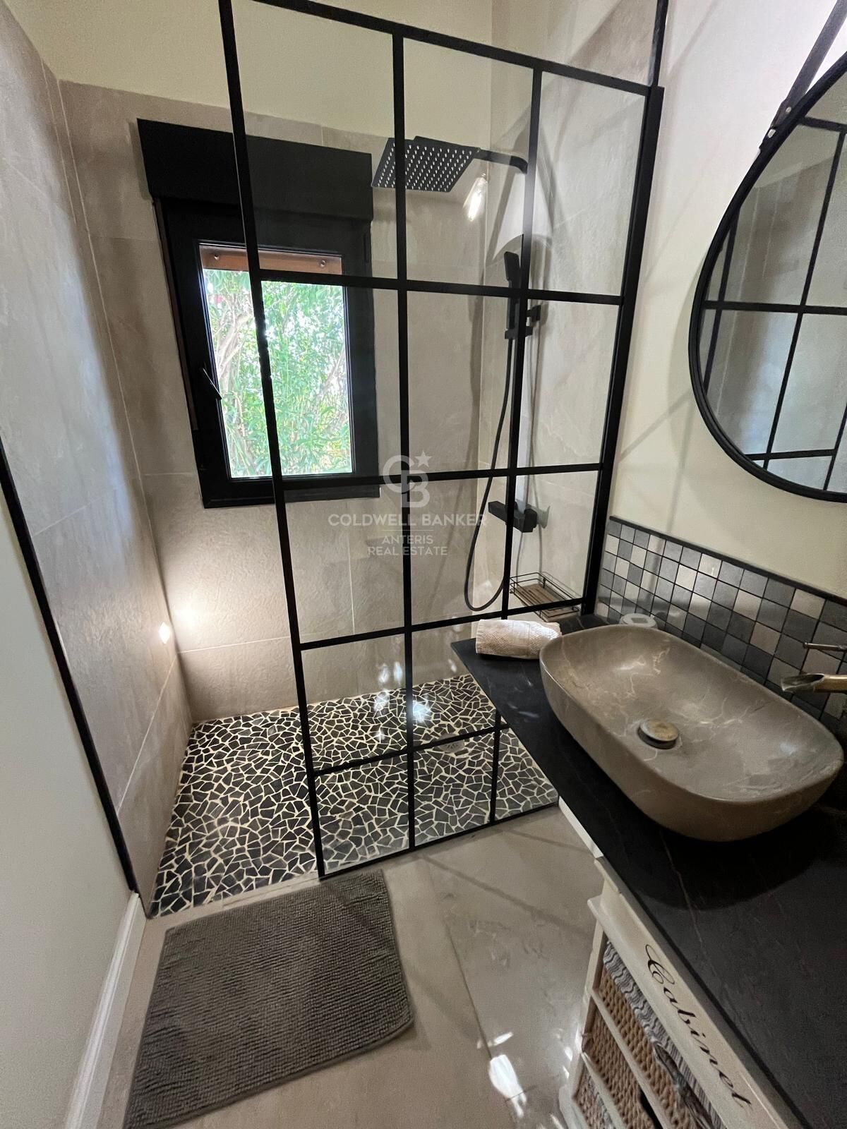 Villa with pool on the seafront in Dénia