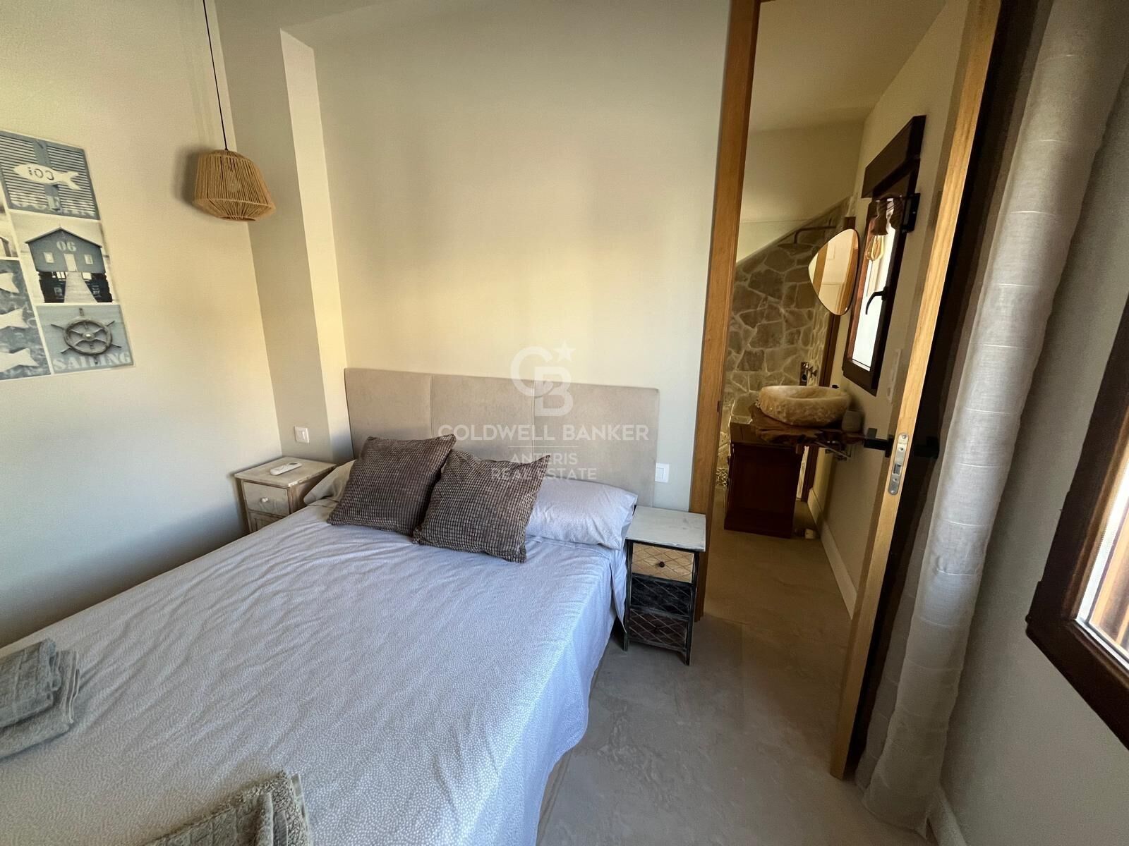 Villa with pool on the seafront in Dénia