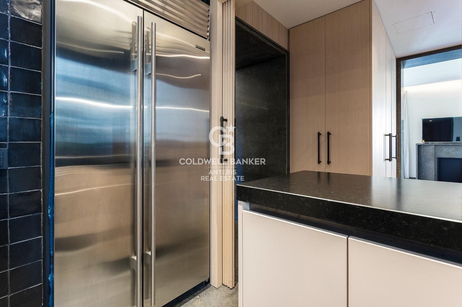 Dwupoziomowy penthouse z tarasem w odnowionej kamienicy