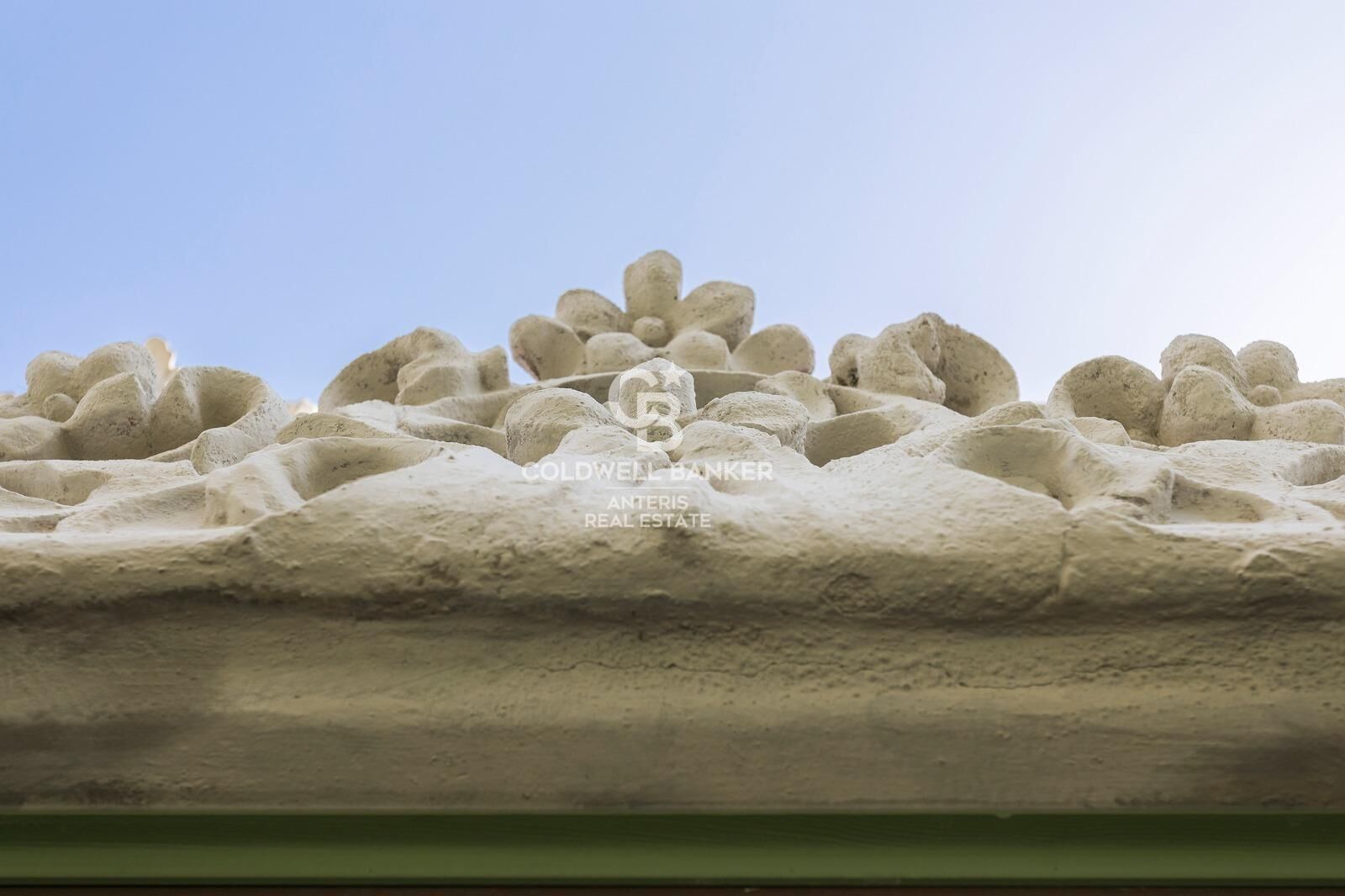 Dwupoziomowy penthouse z tarasem w odnowionej kamienicy