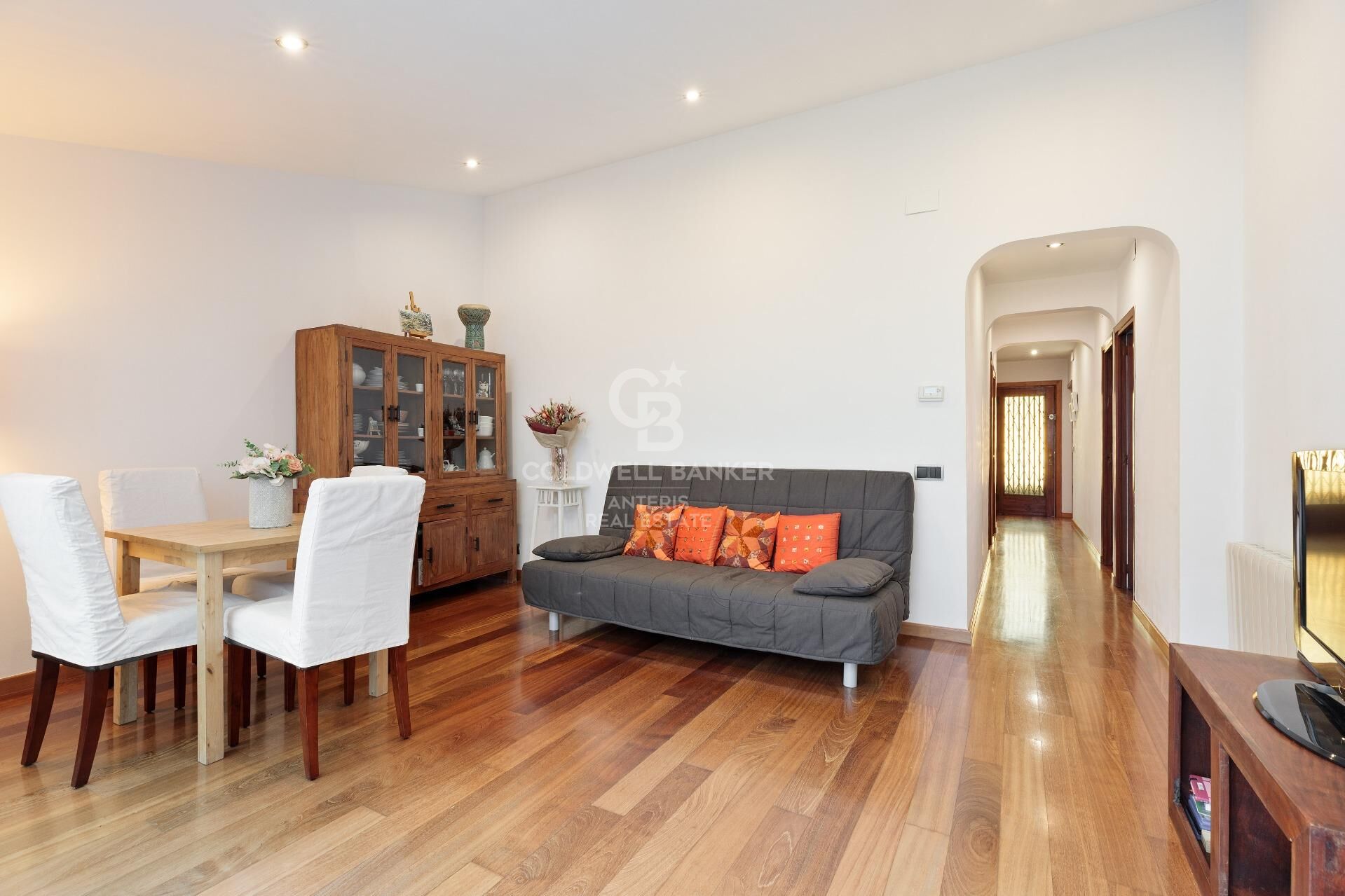 Przytulny dom jednorodzinny z garażem