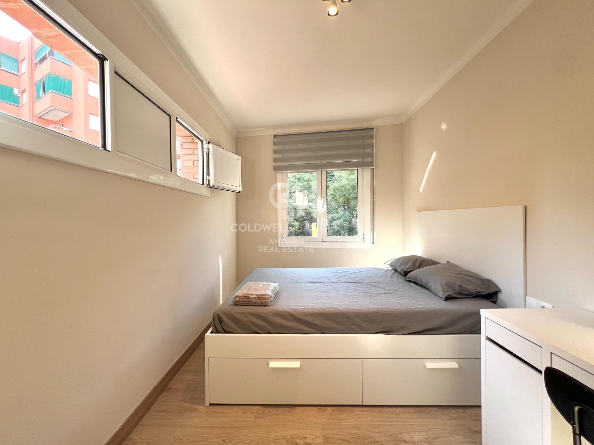 Jasne i przytulne odnowione mieszkanie w Barcelonie