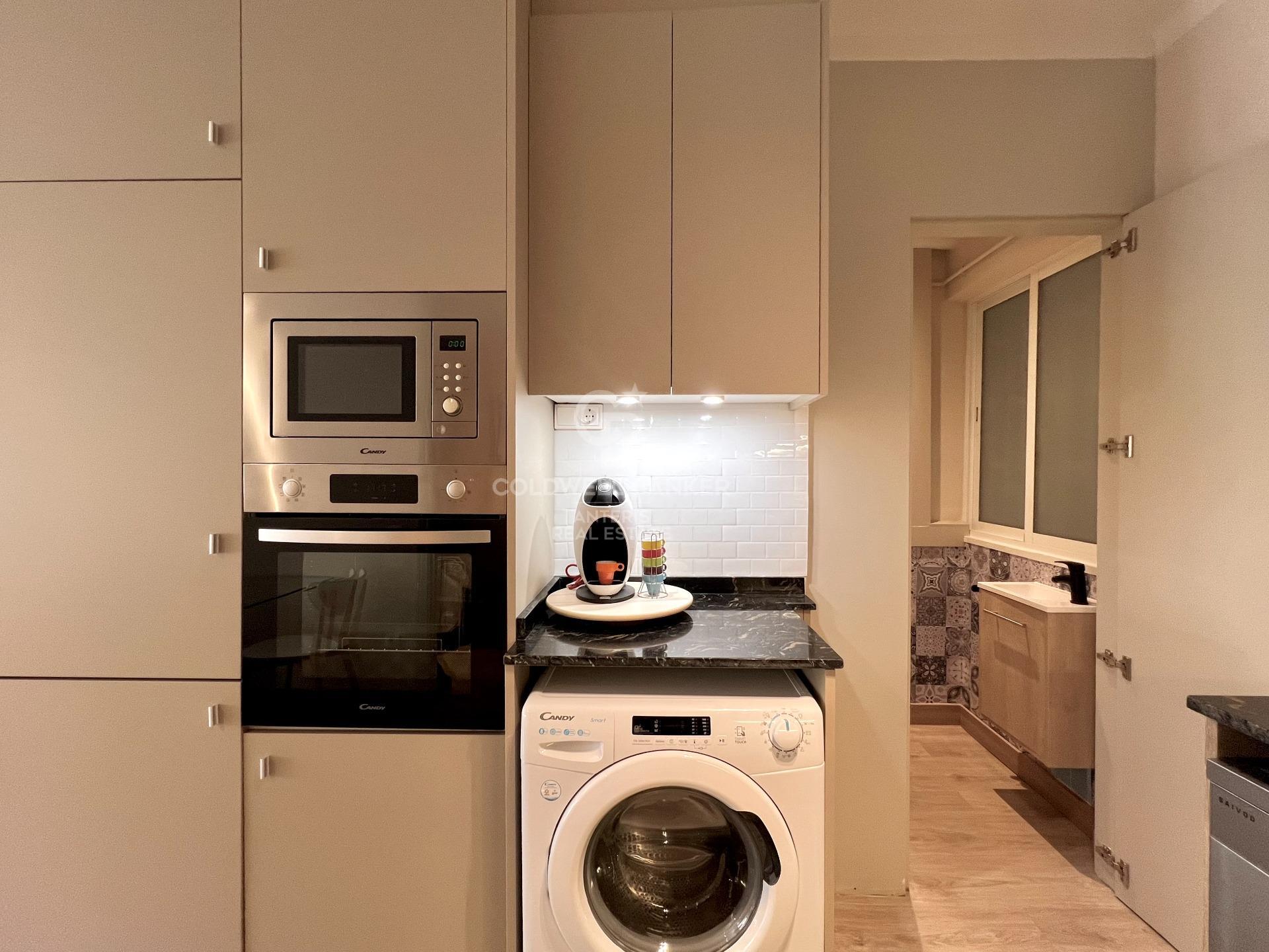 Jasne i przytulne odnowione mieszkanie w Barcelonie