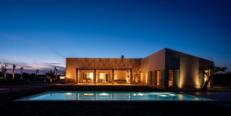 Impeccable, modern country estate with pool on a large plot in Campos