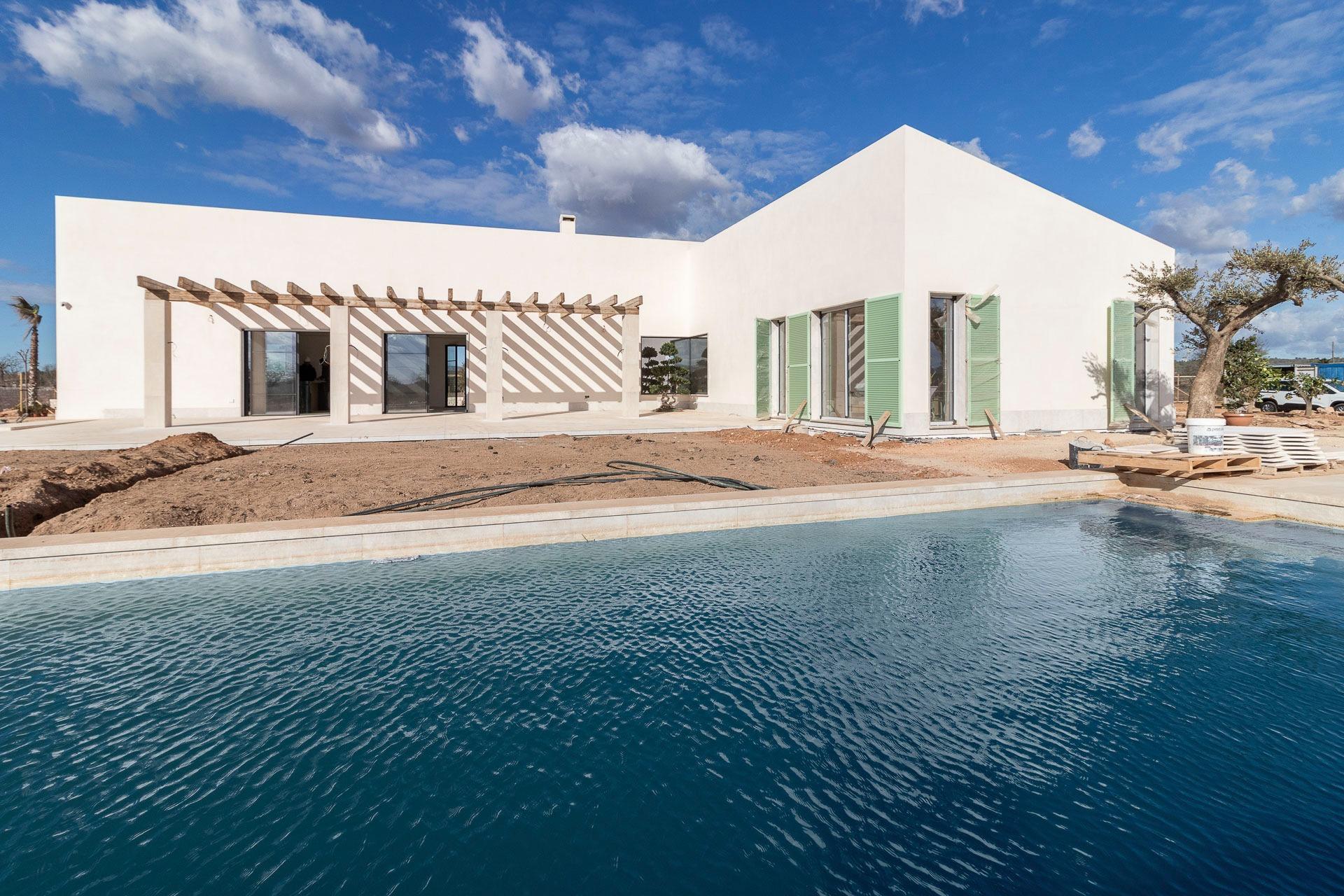 Impeccable, modern country estate with pool on a large plot in Campos