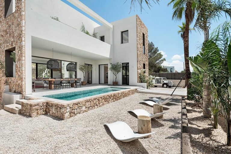 Fantastic newly built villa in second sea line with sea views in Ses Covetes
