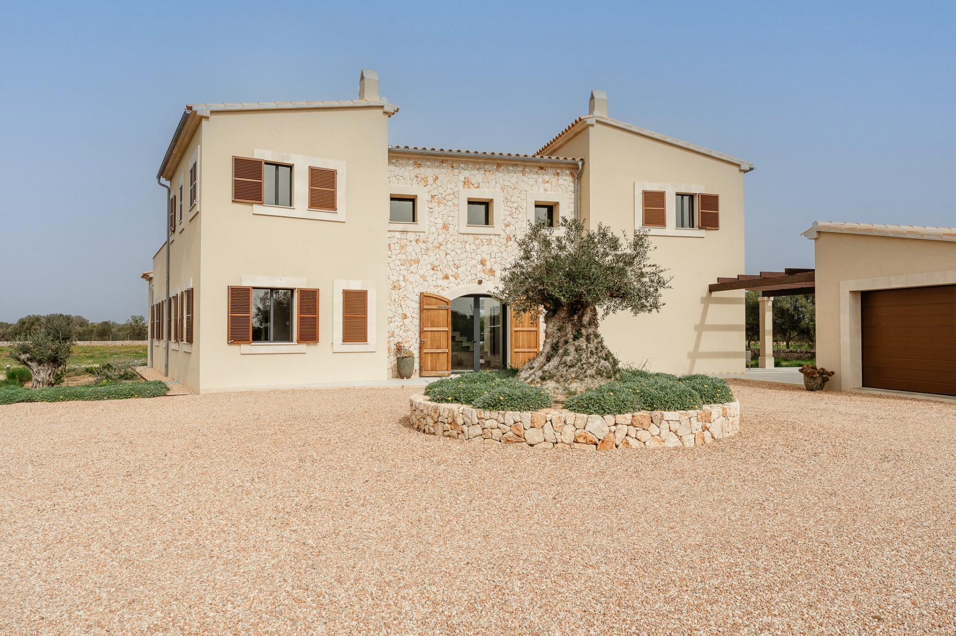 Moderna casa de campo en excelente estado en estilo tradicional entre Campos y la playa natural Es T
