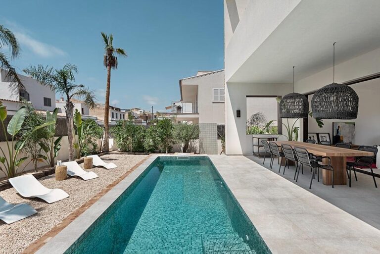 Fantastic newly built villa in second sea line with sea views in Ses Covetes