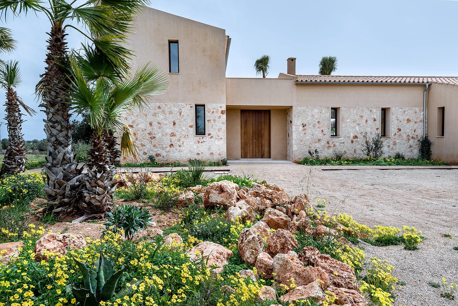 Stylish, newly built country house with swimming pool and panoramic views in Ses Salines
