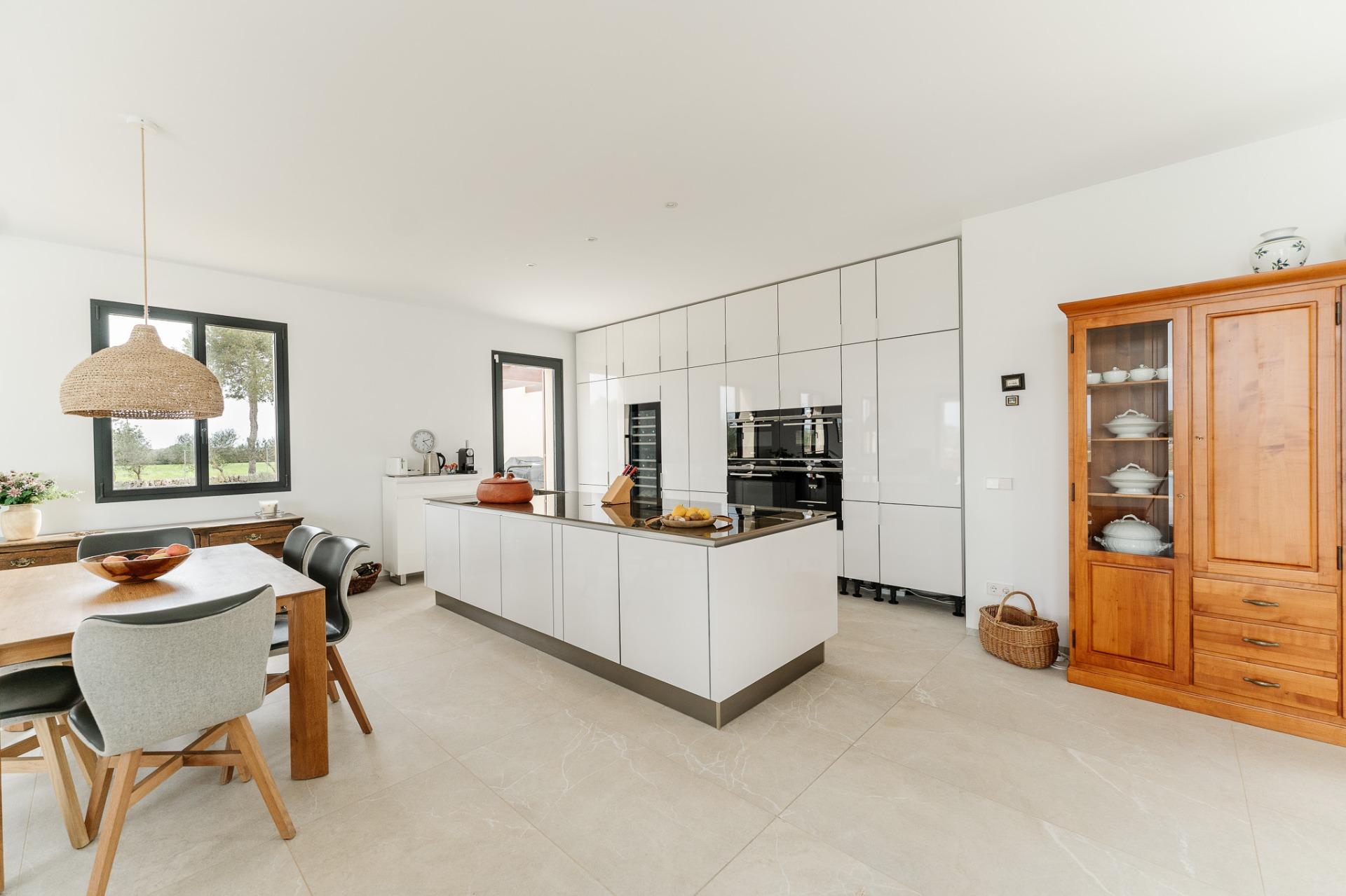 Moderna casa de campo en excelente estado en estilo tradicional entre Campos y la playa natural Es T