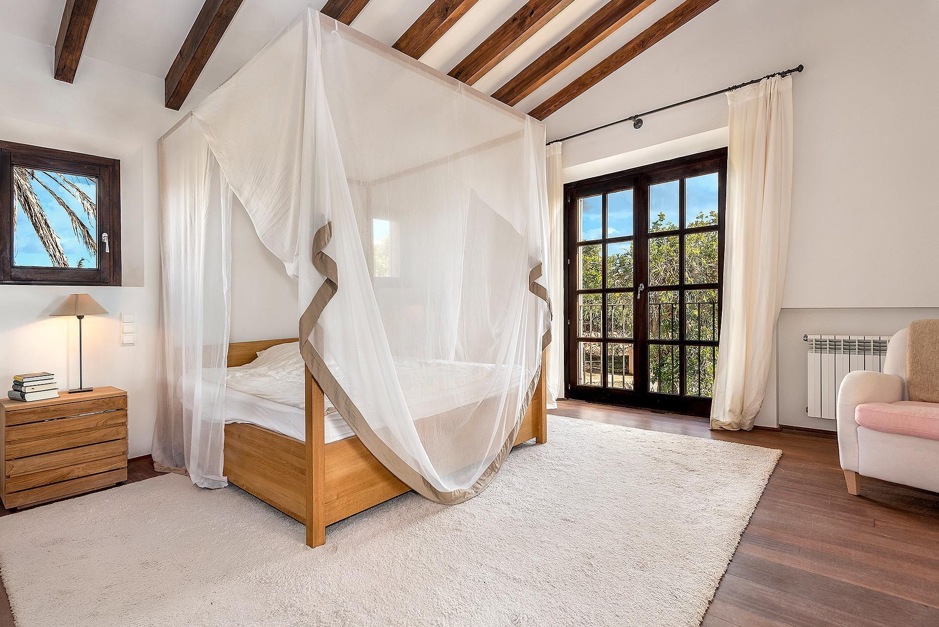 Timelessly elegant country house with sea views near Portocolom