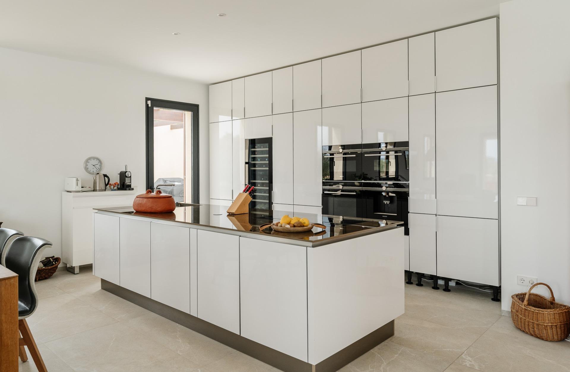 Moderna casa de campo en excelente estado en estilo tradicional entre Campos y la playa natural Es T