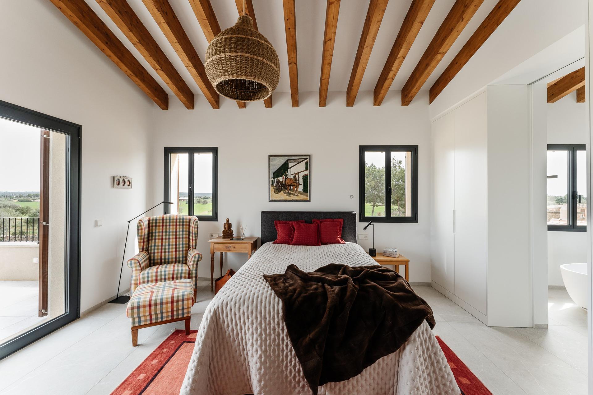 Moderna casa de campo en excelente estado en estilo tradicional entre Campos y la playa natural Es T