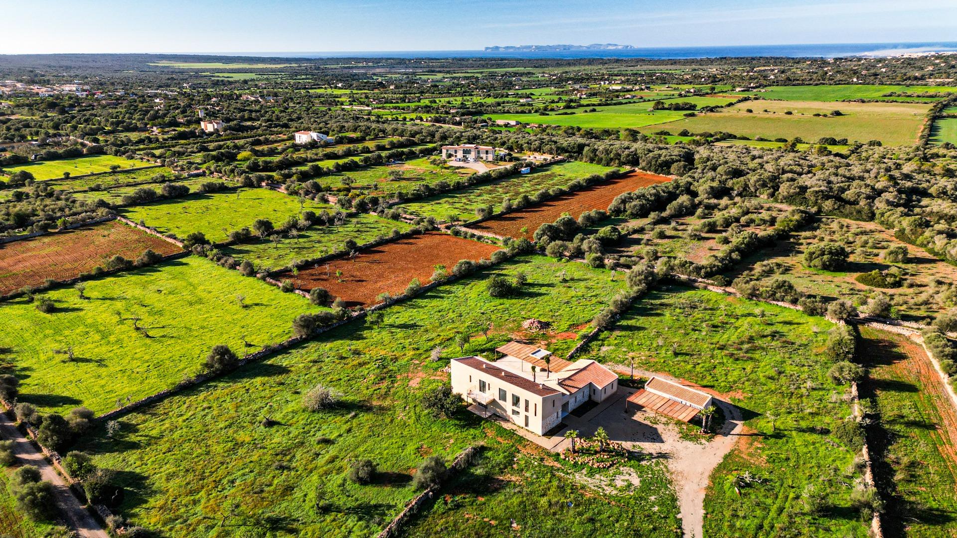 Stylish, newly built country house with swimming pool and panoramic views in Ses Salines
