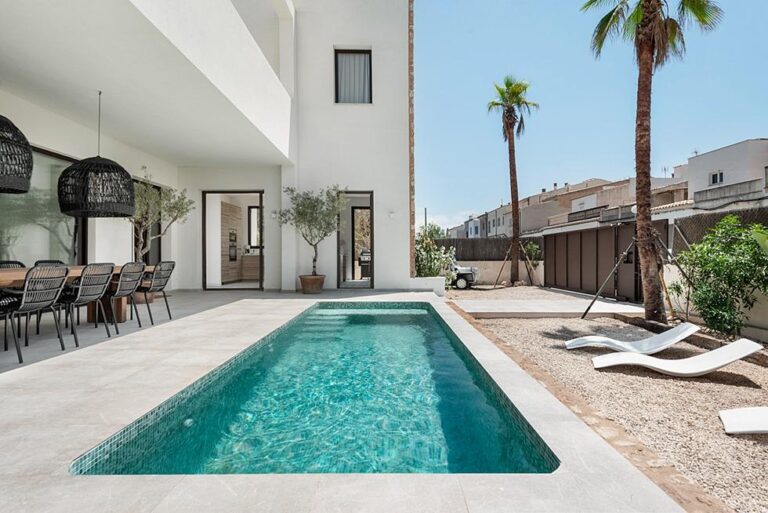 Fantastic newly built villa in second sea line with sea views in Ses Covetes