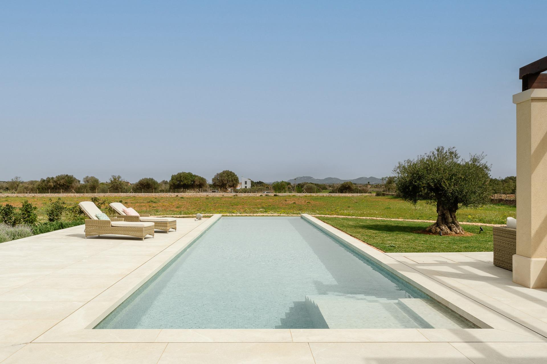 Moderna casa de campo en excelente estado en estilo tradicional entre Campos y la playa natural Es T