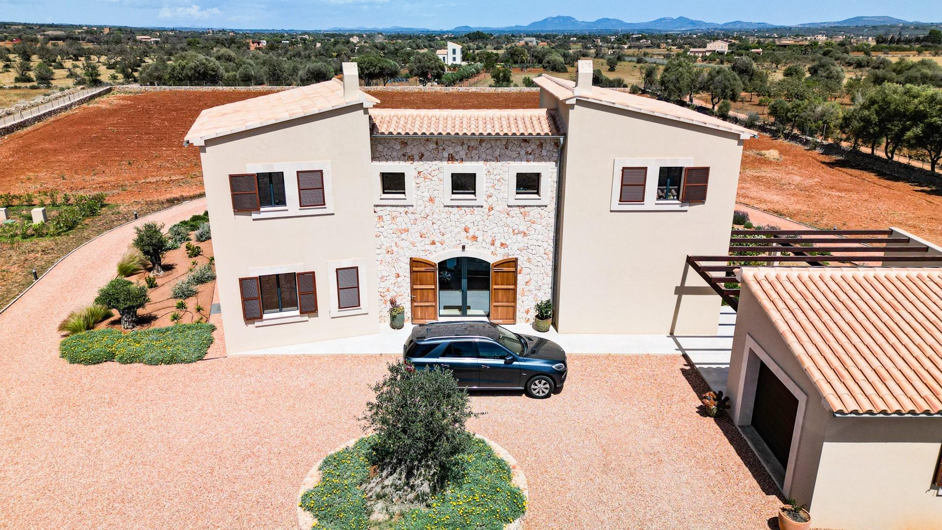Moderna casa de campo en excelente estado en estilo tradicional entre Campos y la playa natural Es T