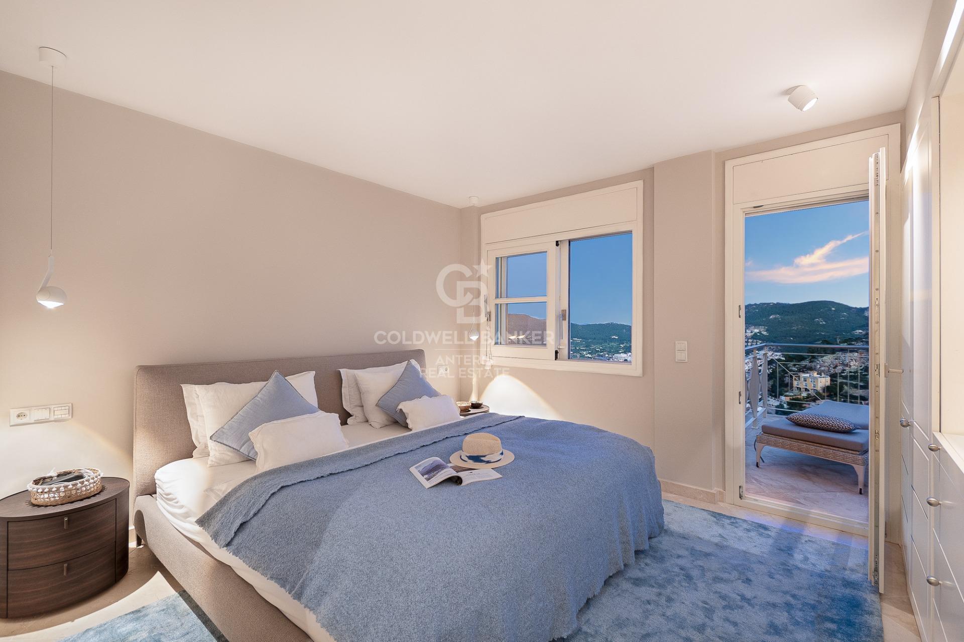 Premium penthouse in a privileged location with incomparable sea views in Port Andratx