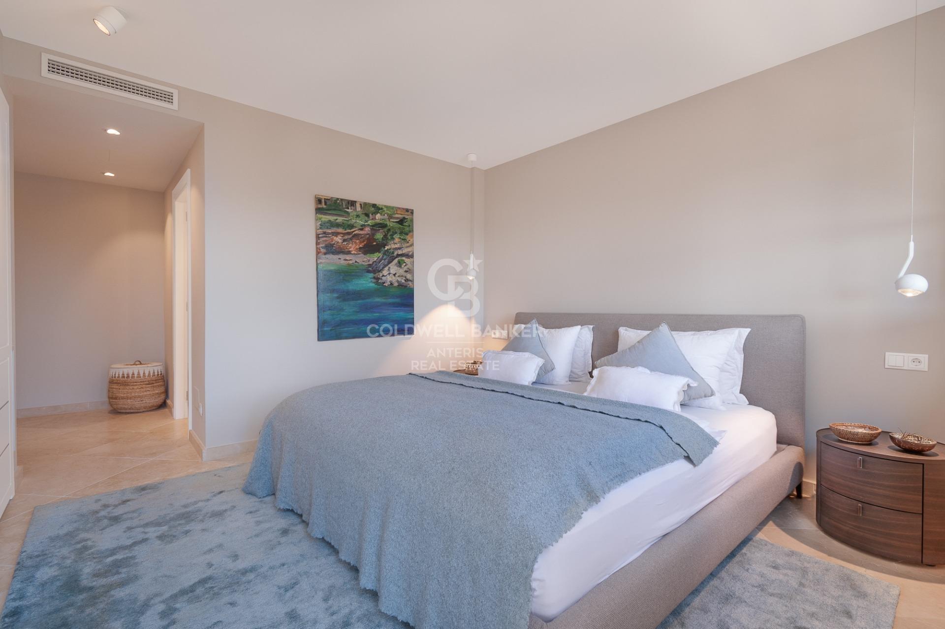 Premium penthouse in a privileged location with incomparable sea views in Port Andratx