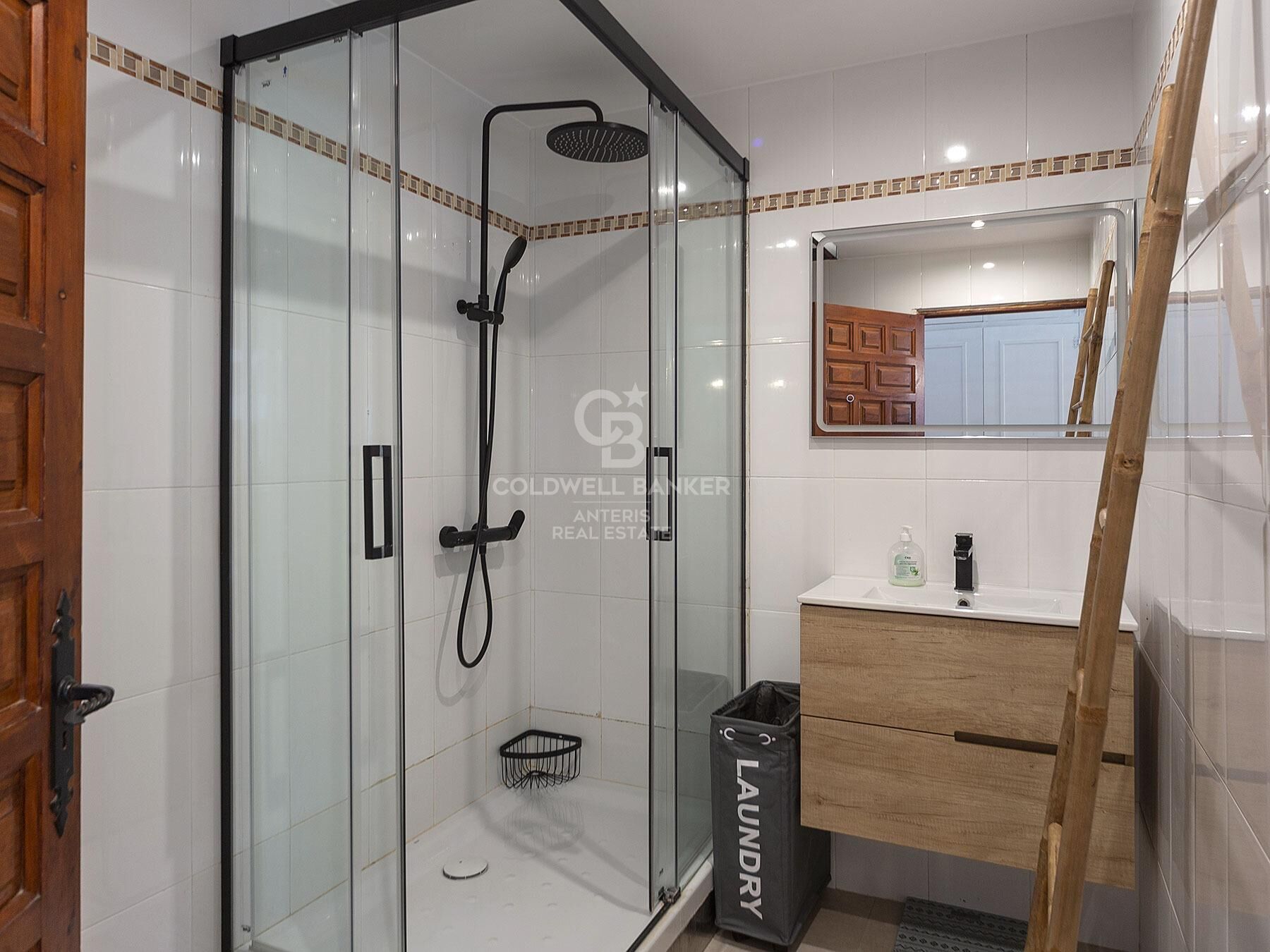 Apartamento fenomenal en Port de Soller con impresionantes vistas al mar y permiso de alquiler vacac